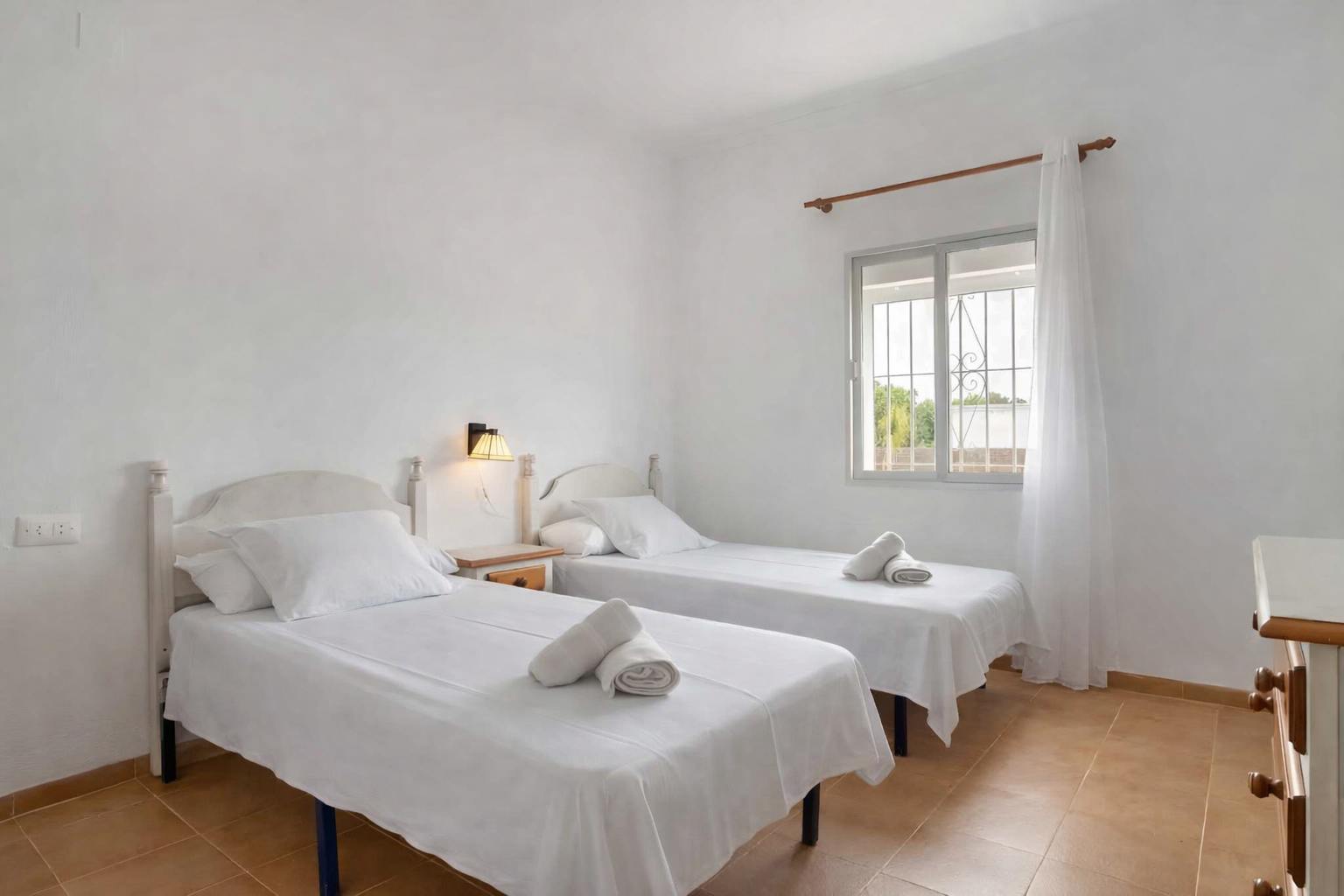 Casa en Conil: apartamento con piscina compartida, jardín y parking privado - image 9