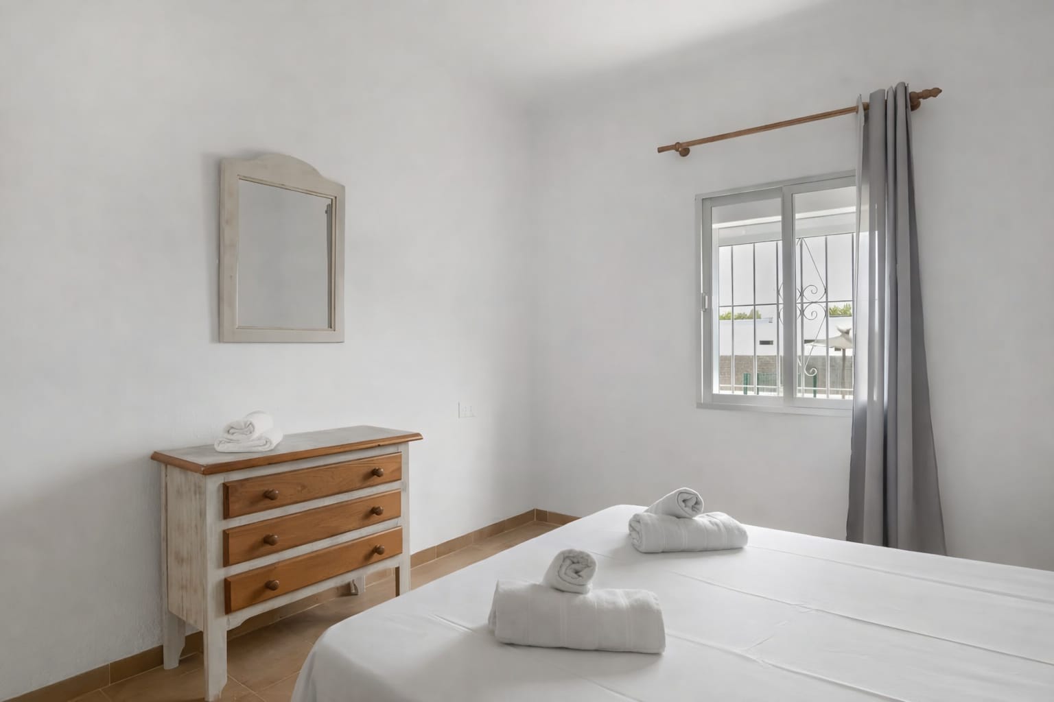 Casa en Conil: apartamento con piscina compartida, jardín y parking privado - image 11