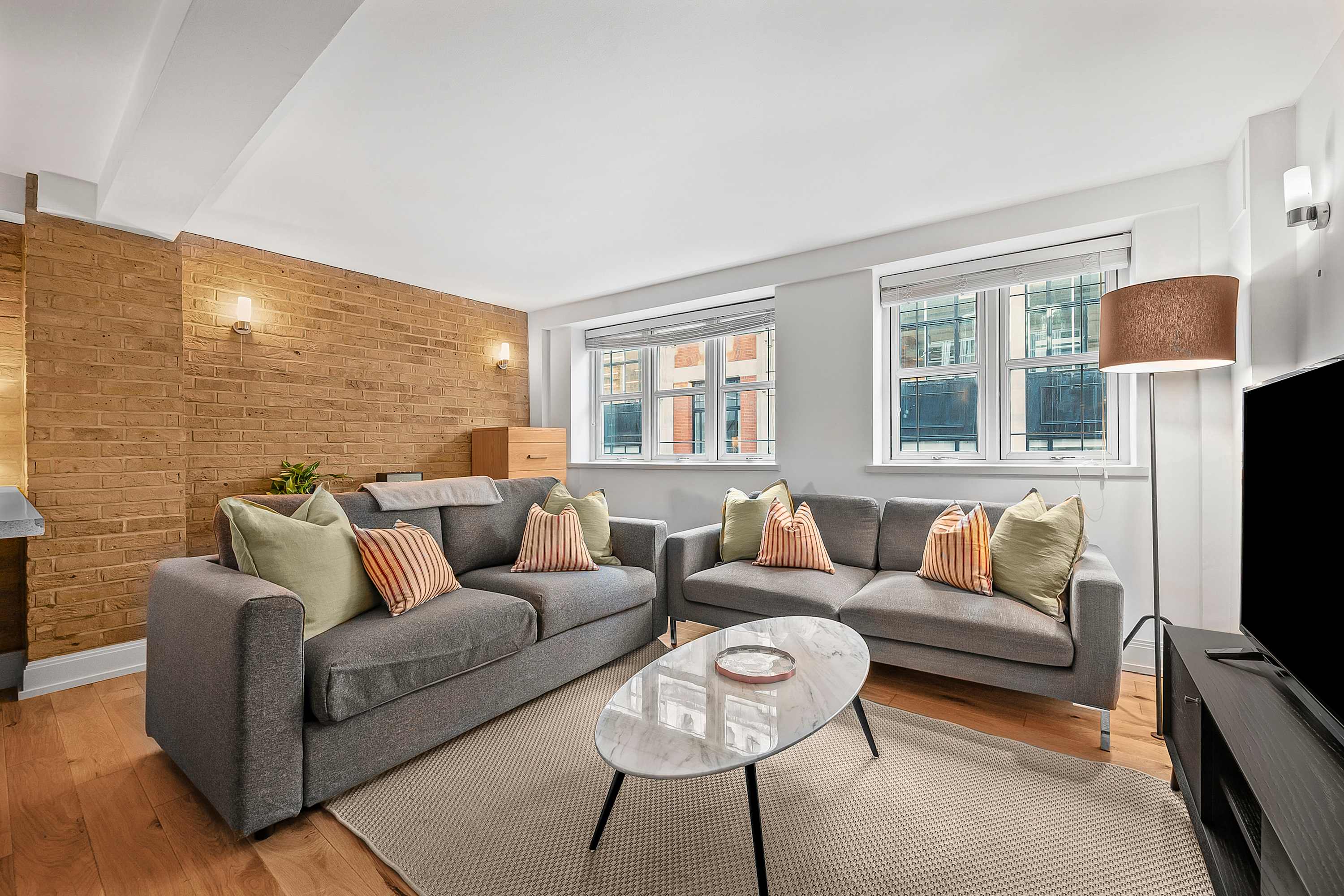 Elegant Soho 1-Bed - Balcony, 2 Baths, Sleeps 4 in Bateman Street, 2 W1D 3AG - Property image 3 - VivreStays