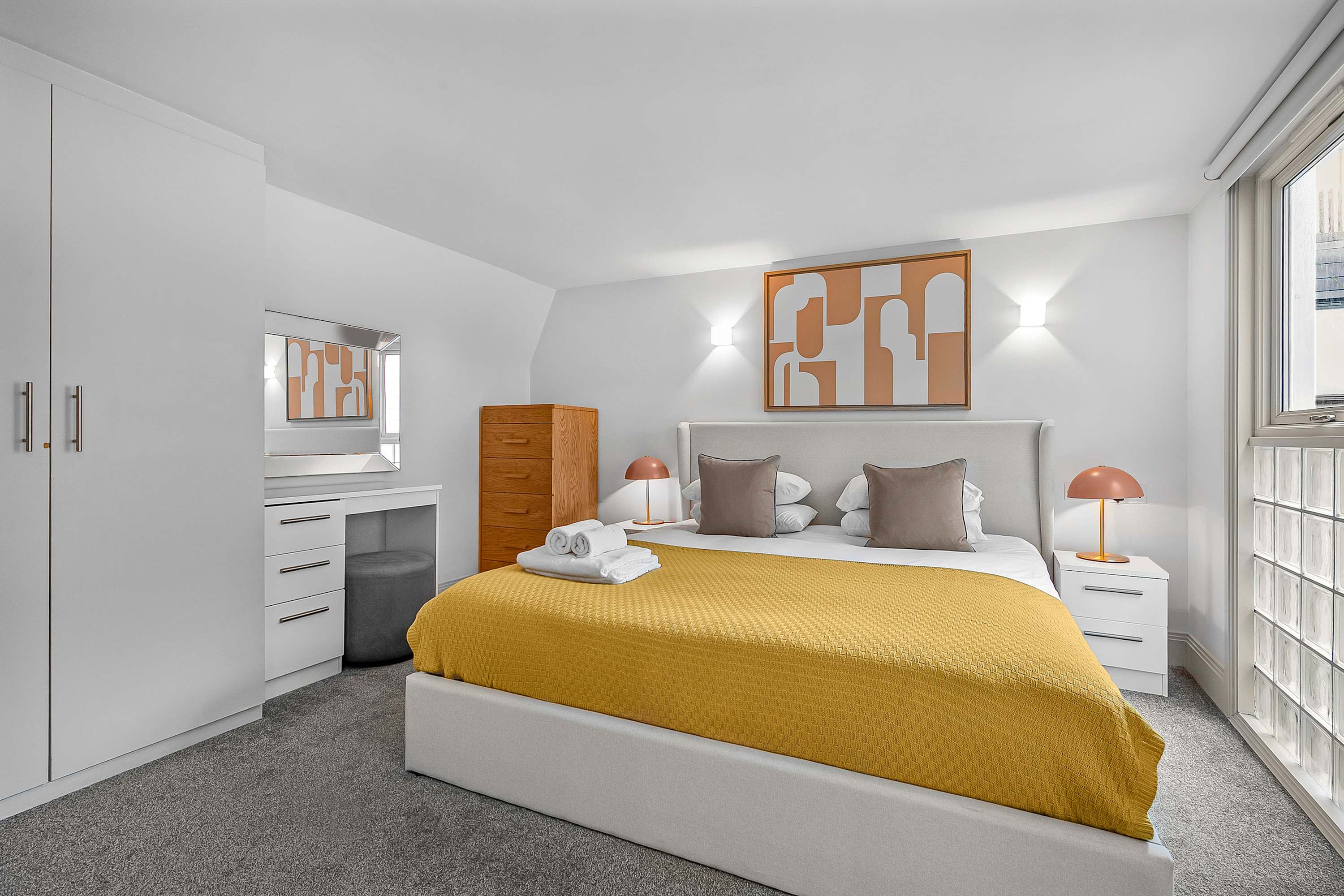 Elegant Soho 1-Bed - Balcony, 2 Baths, Sleeps 4 in Bateman Street, 2 W1D 3AG - Property image 6 - VivreStays