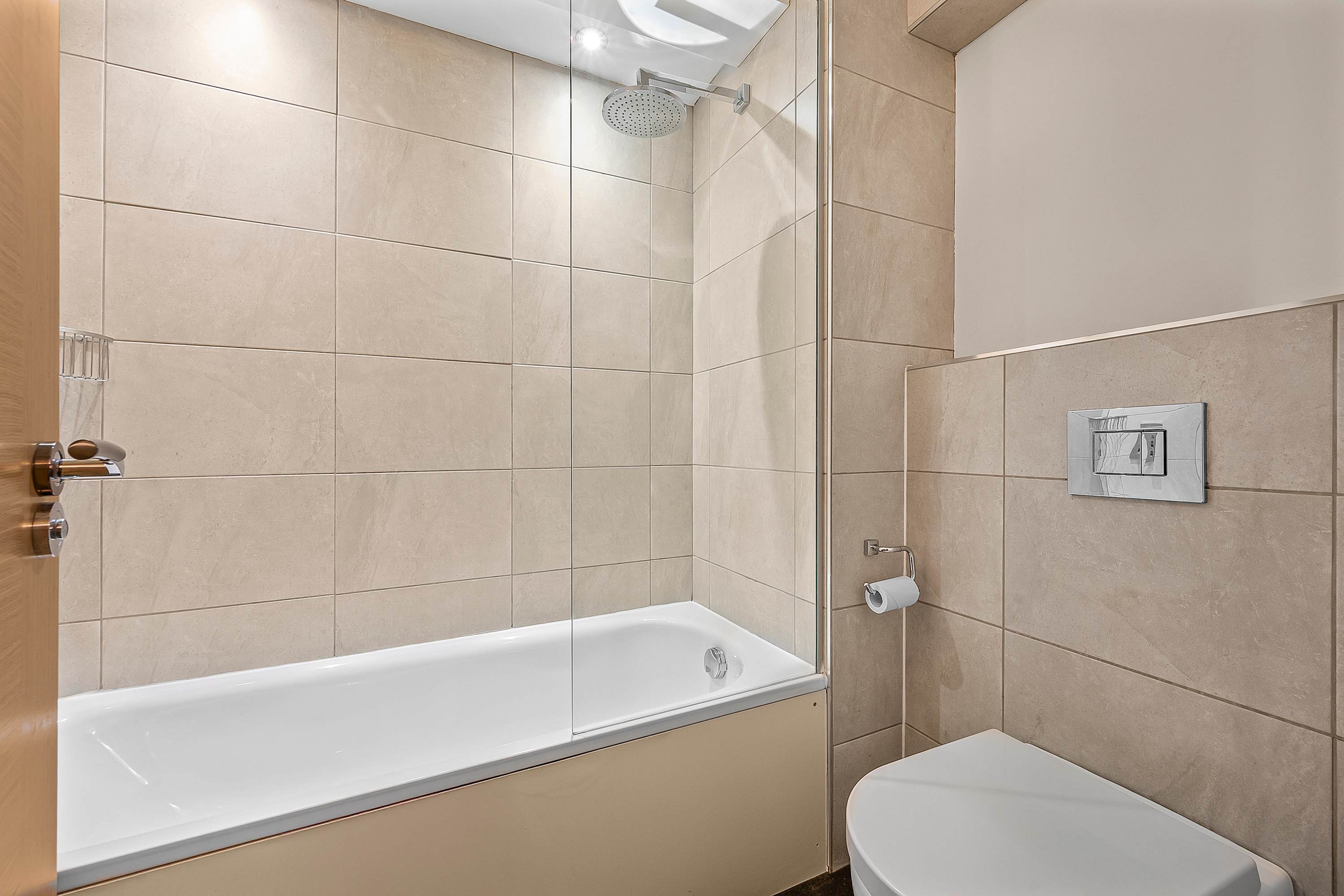 Elegant Soho 1-Bed - Balcony, 2 Baths, Sleeps 4 in Bateman Street, 2 W1D 3AG - Property image 11 - VivreStays