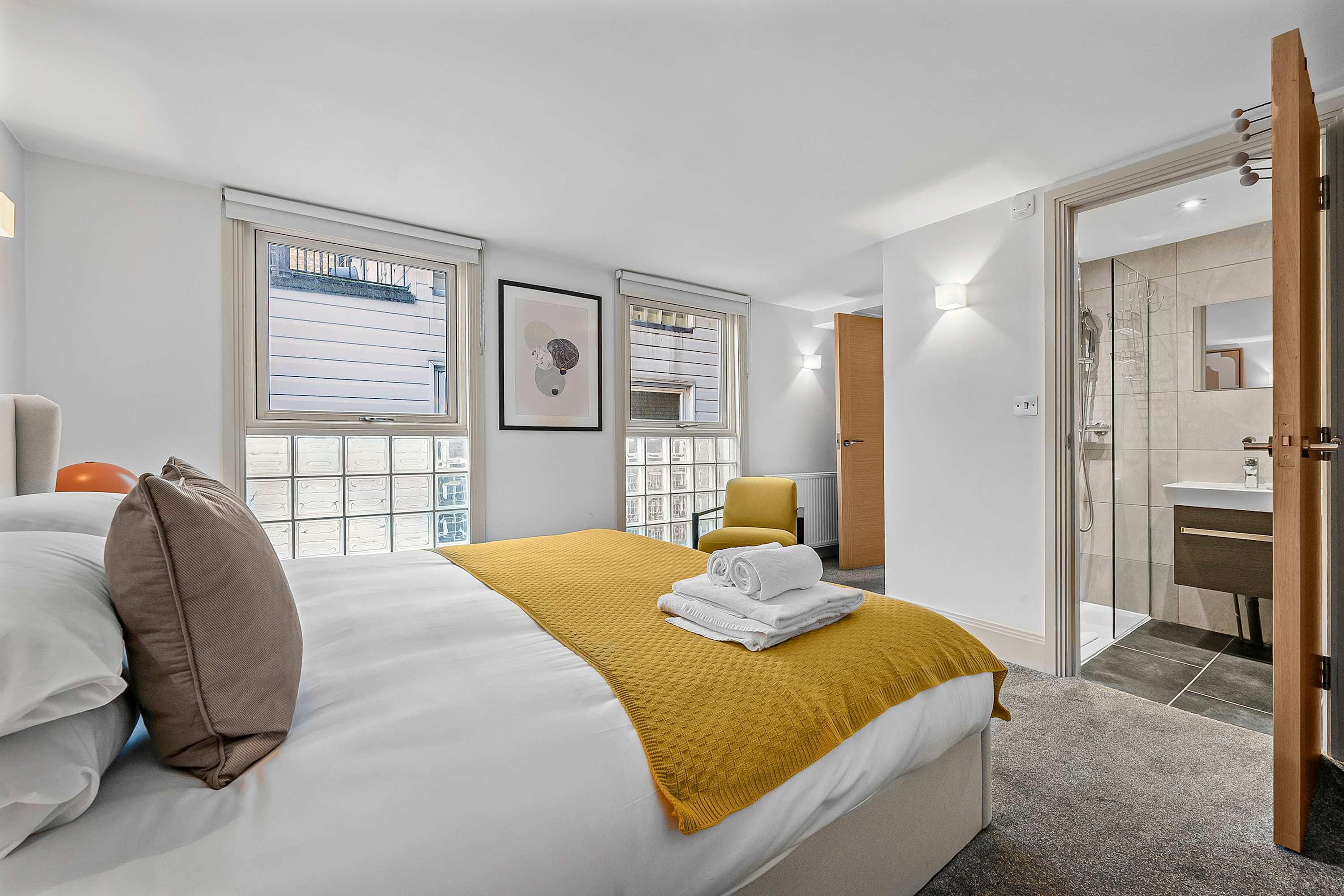 Elegant Soho 1-Bed - Balcony, 2 Baths, Sleeps 4 in Bateman Street, 2 W1D 3AG - Property image 13 - VivreStays