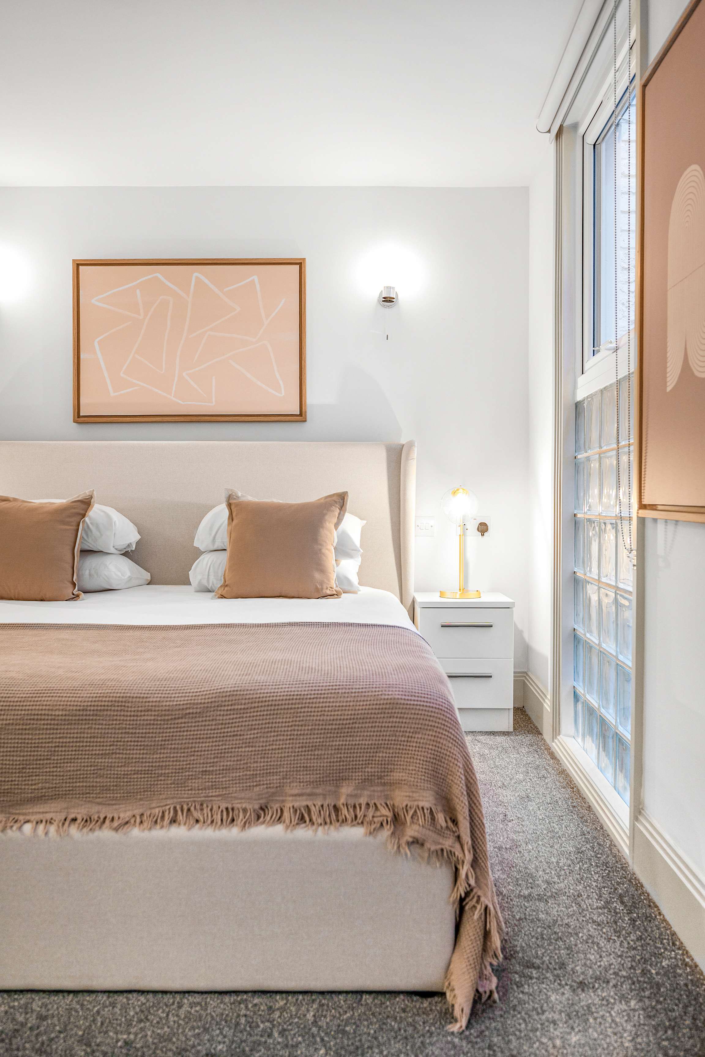Stylish 1-Bed Soho Apartment - Sleeps 4 - West End in Bateman Street, 1 W1D - Property image 10 - VivreStays