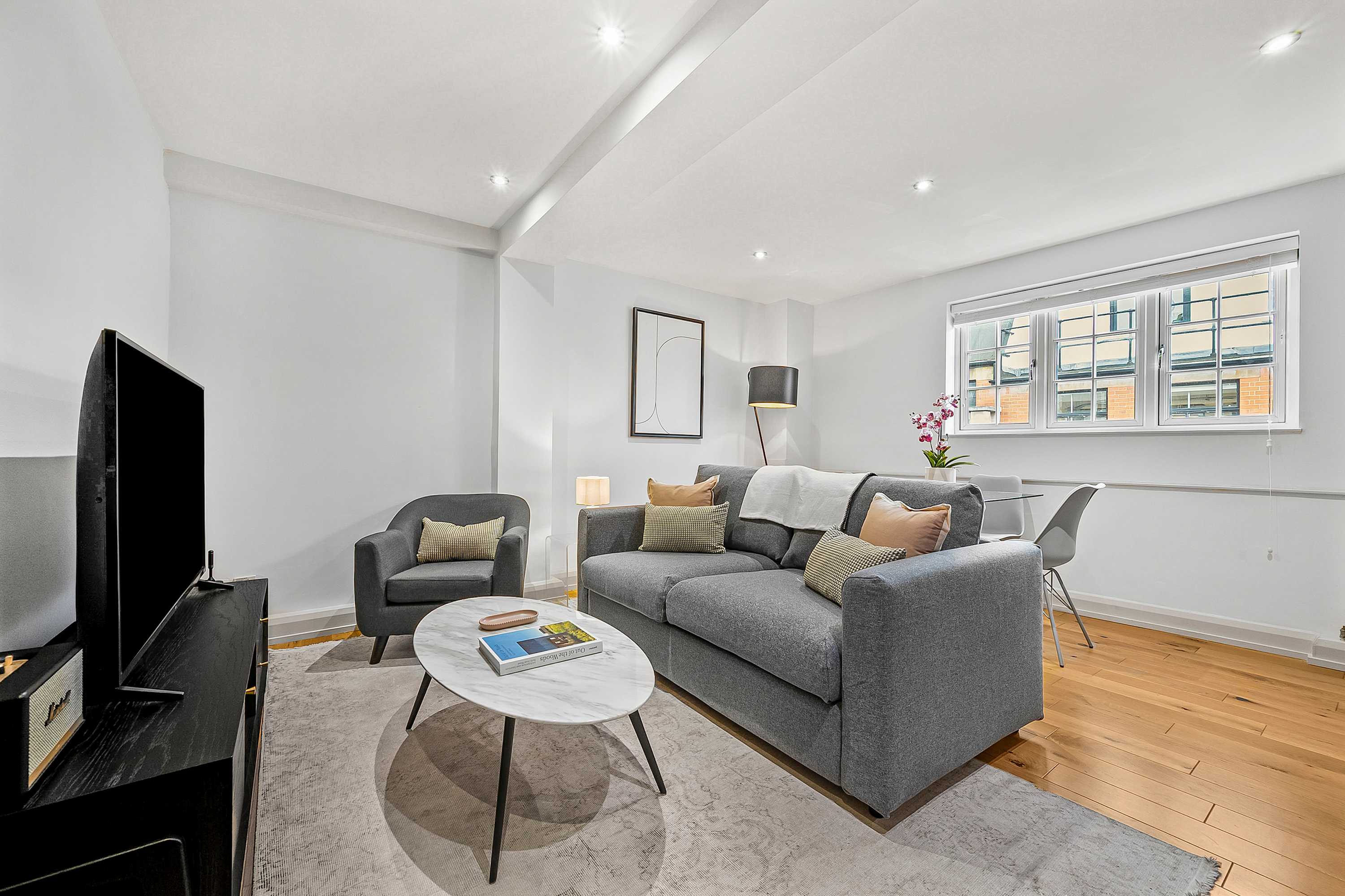 Central Soho 1-Bed - Brick Kitchen - Sleeps 4 in Bateman Street, 4 W1D - Property image 4 - VivreStays