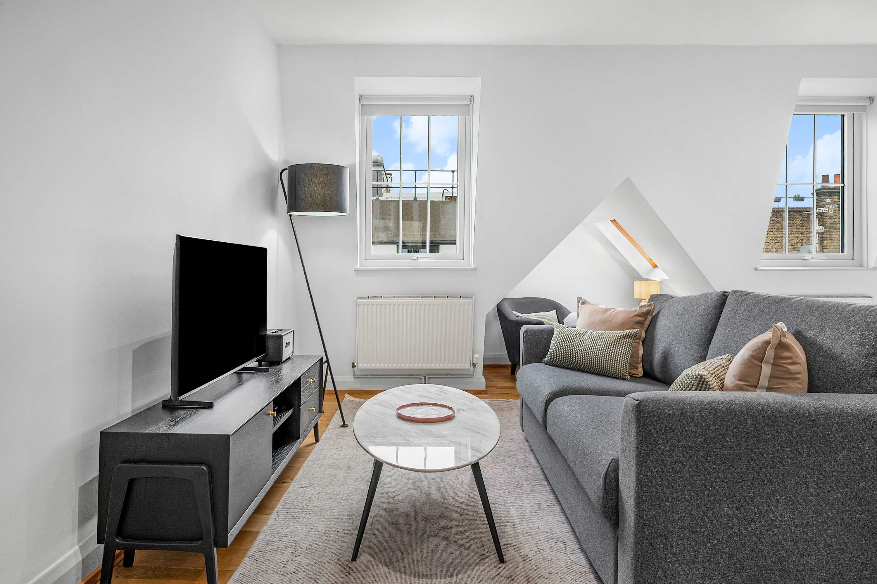 Skylit Top-Floor Studio - Soho - Sleeps 4 in Bateman Street, 5 W1D - Property image 7 - VivreStays