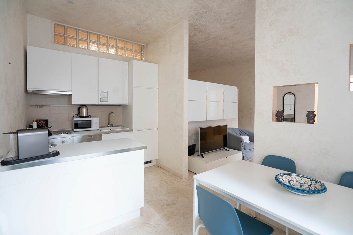 Modern Flat - Duomo District, Central Milan — Milano, Lombardy — vacation rental