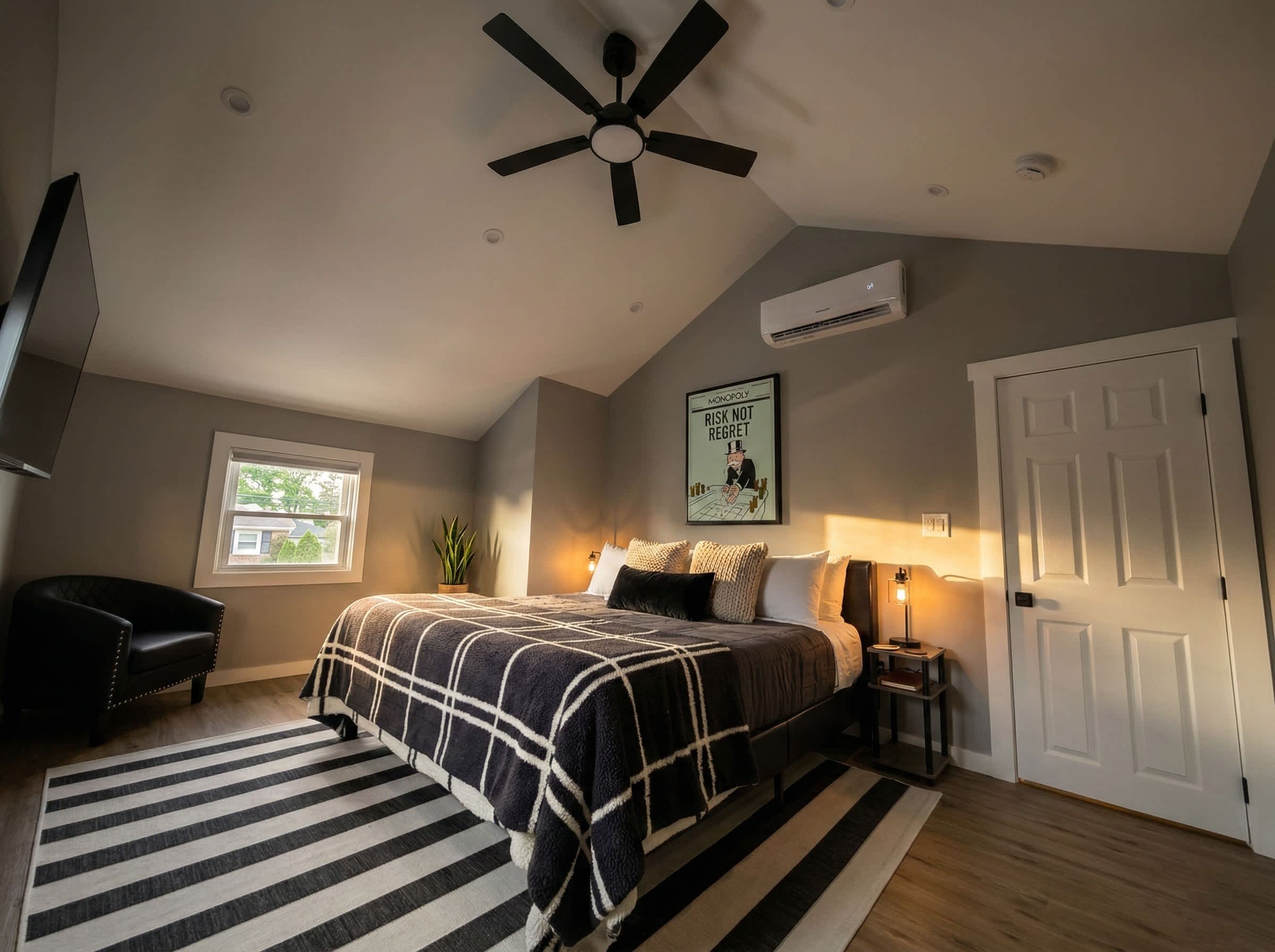 Sleek Modern Villa - Centrally Located 2