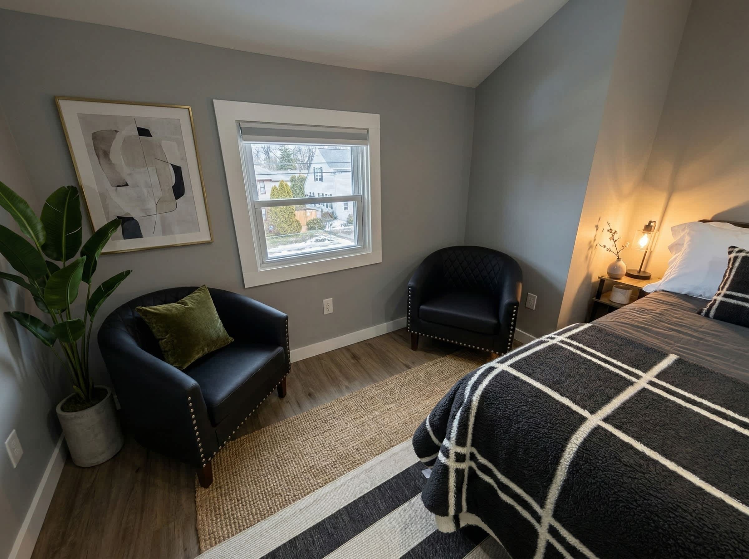 Sleek Modern Villa - Centrally Located 3