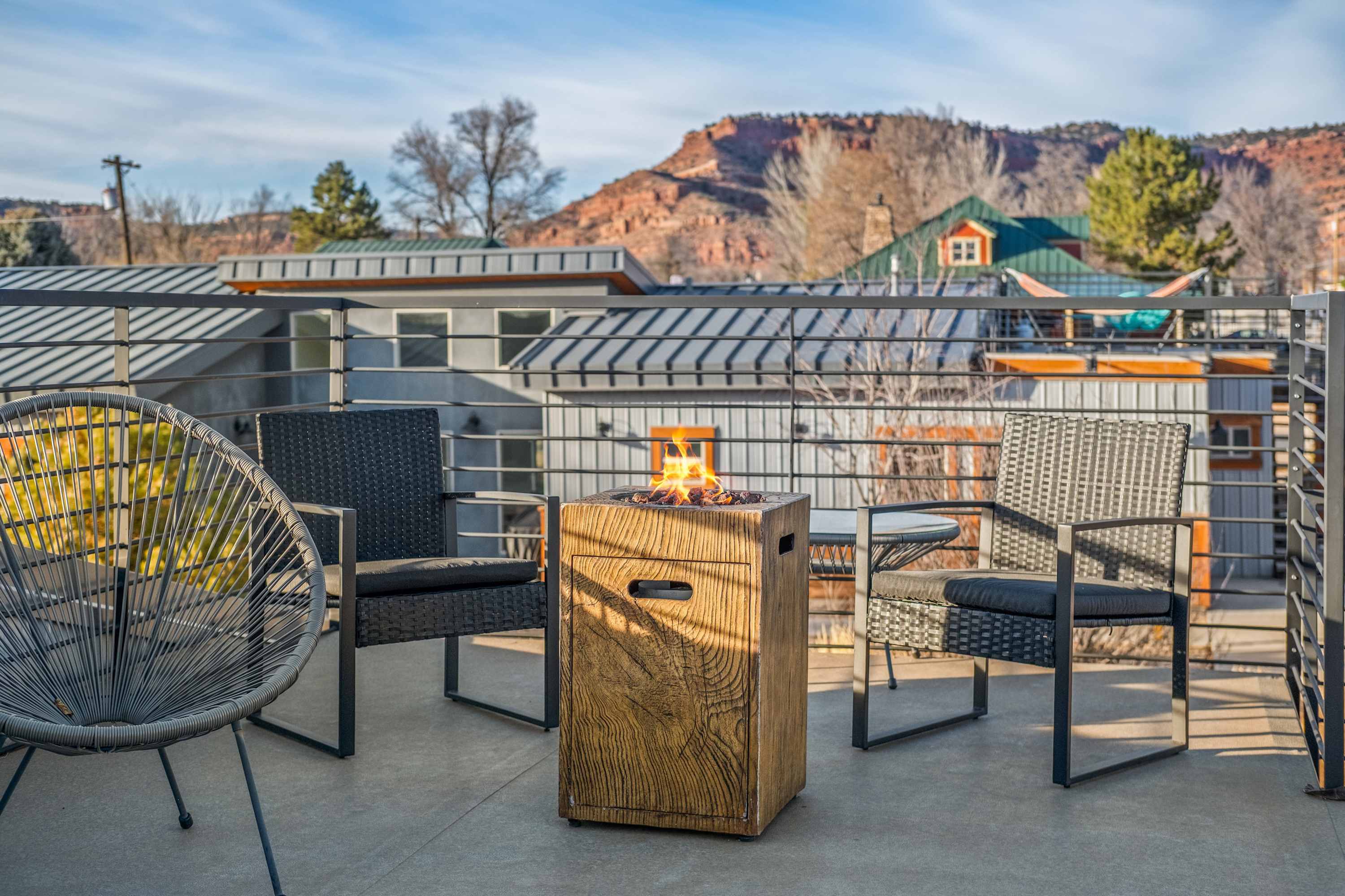 Private Resort near Zion National Park, Grand Canyon North Rim & Antelope Canyon with Pool, Hot Tub & Stargazing from a Roof-top deck. — Kanab, UT — vacation rental