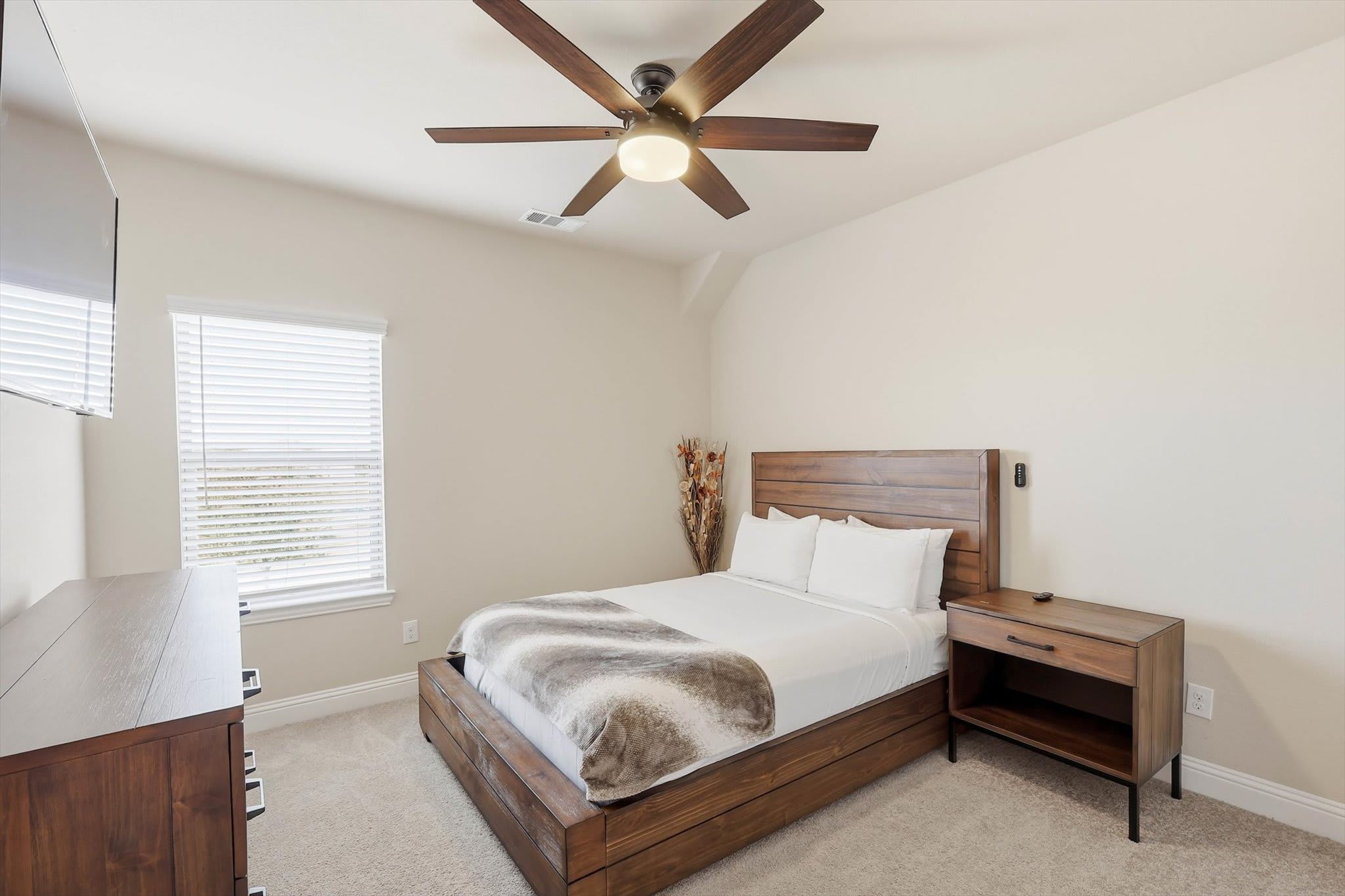 Parkside Retreat 3br Plano Townhouse Near Dining - Plano, TX