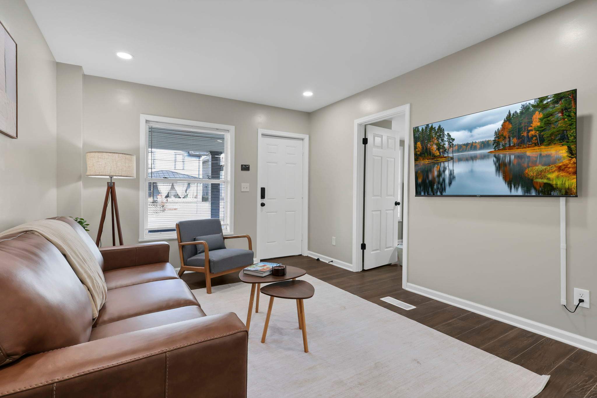 Bright and Cozy 3BR Retreat Near Downtown Columbus