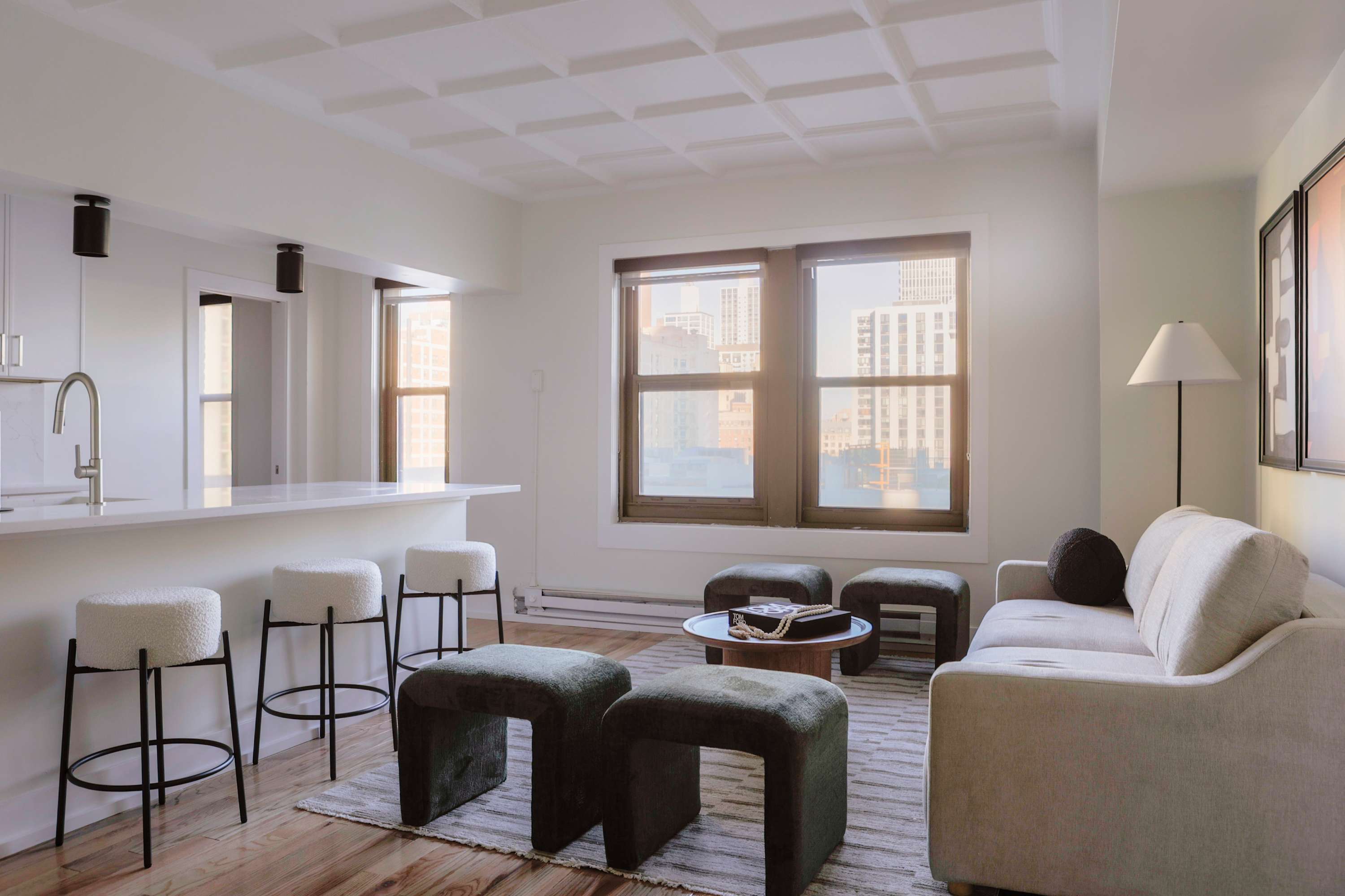 Luxury Designer Apartment 803| Gold Coast/Old Town — Chicago, IL — vacation rental