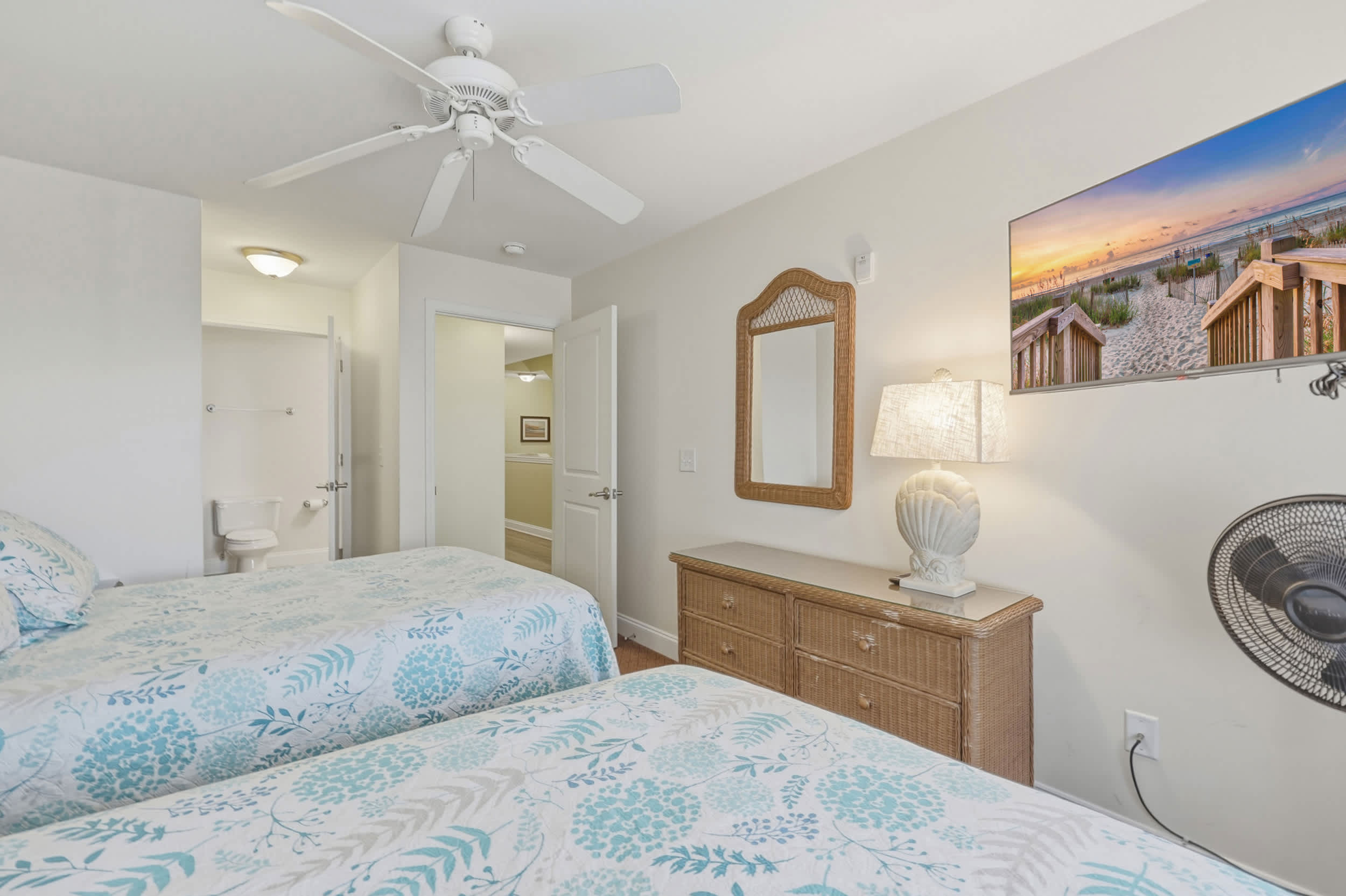 Tropical Tide Large Group Beach Retreat Sleeps 24