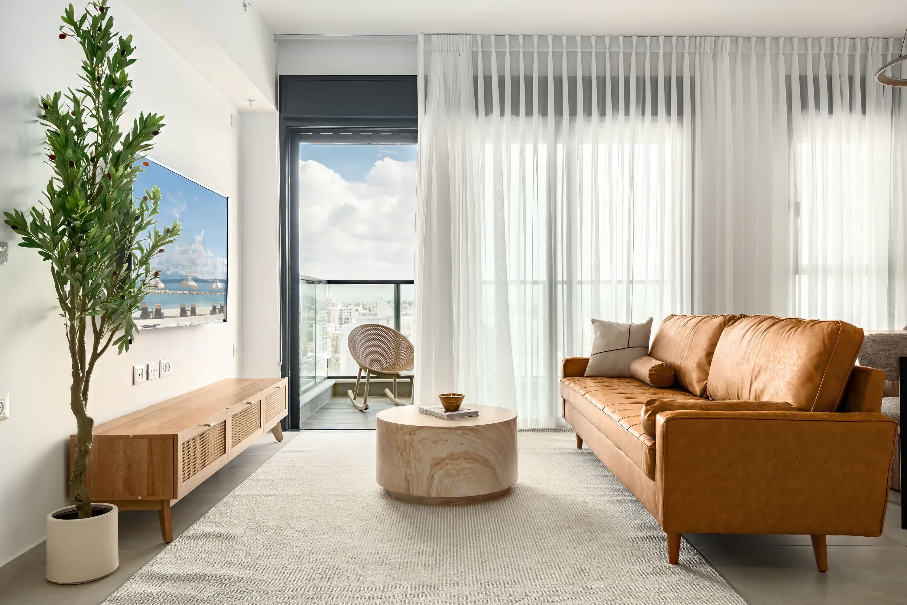 Premium 2BR | Steps to Beach • Balcony • Mamad — Bat Yam, Center District — vacation rental