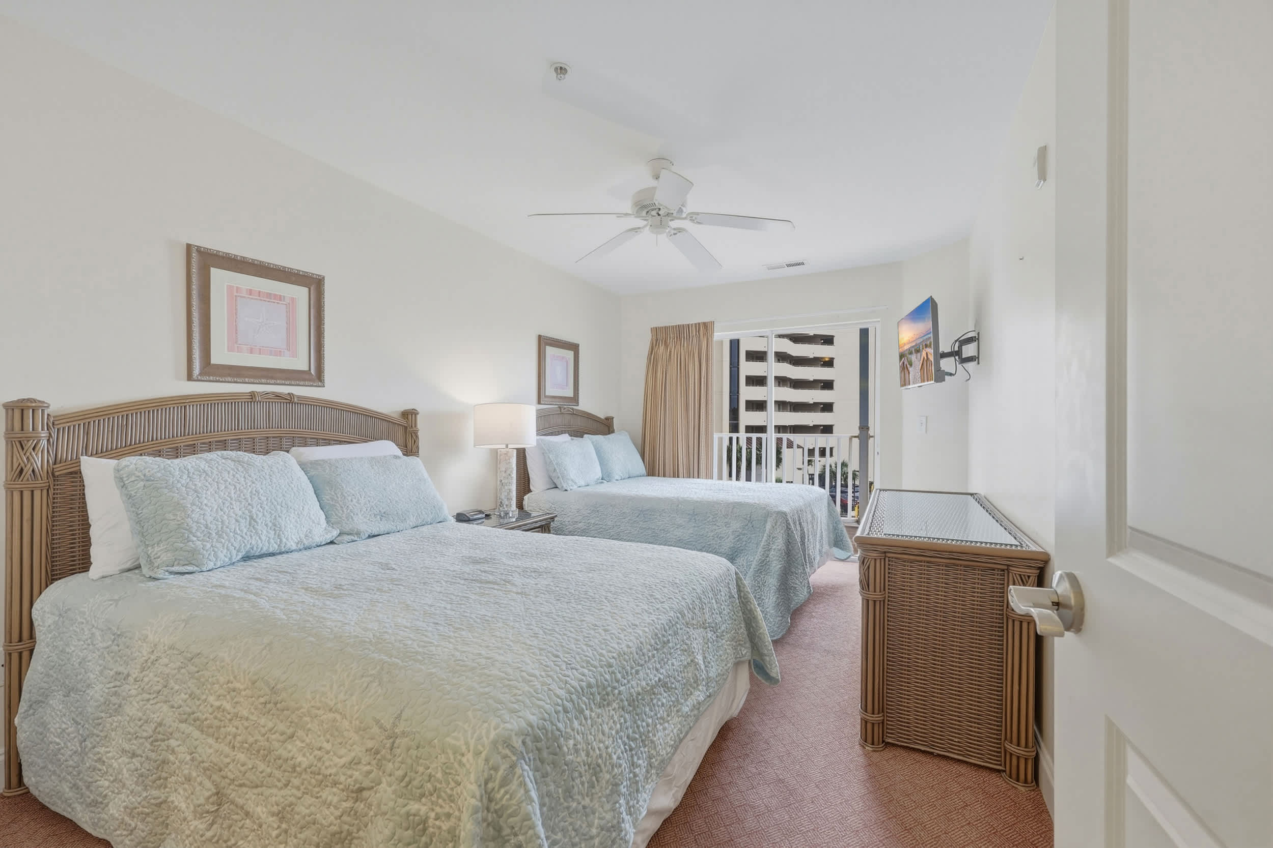 Tropical Tide Large Group Beach Retreat Sleeps 24