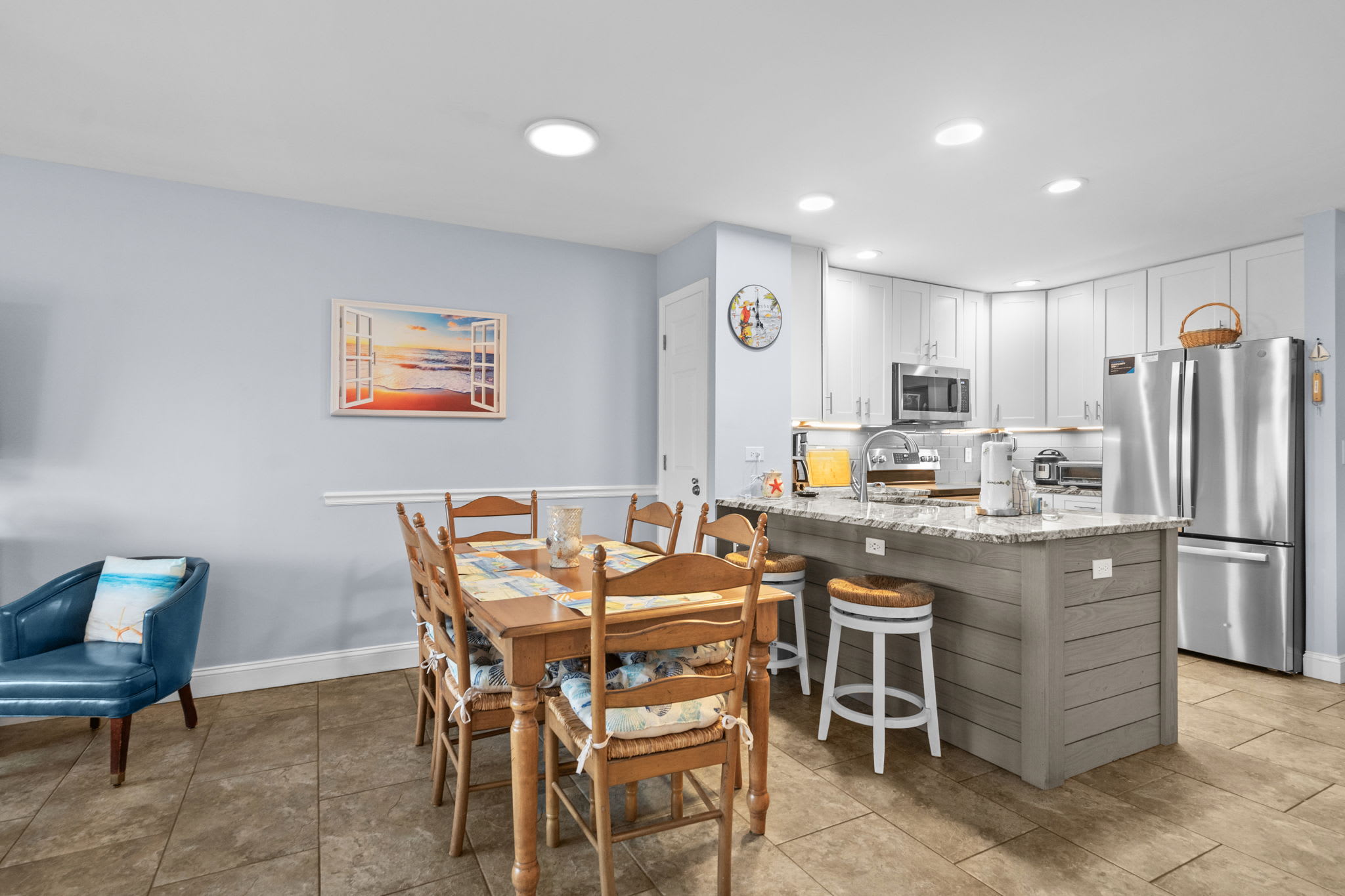 Pelicans Watch 218 Ocean Nearby | Photo 12