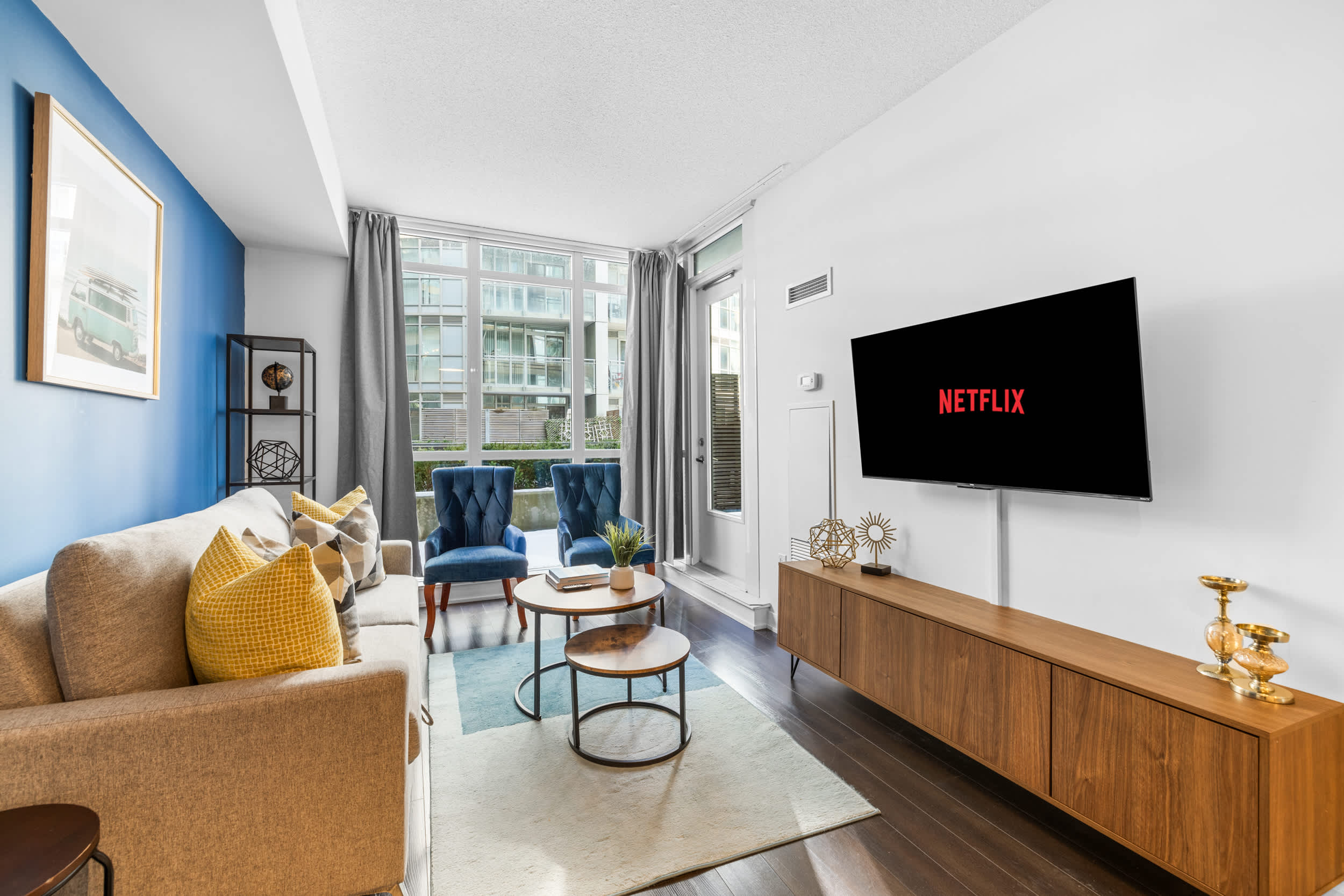 Stylish 2BR City Retreat Near the Lake & Park in Toronto, ON M5V 4A5