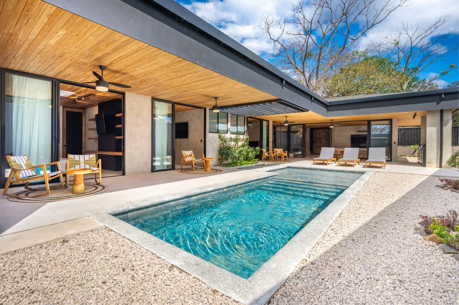 Architect-Designed Villa Pool & Chef's Kitchen