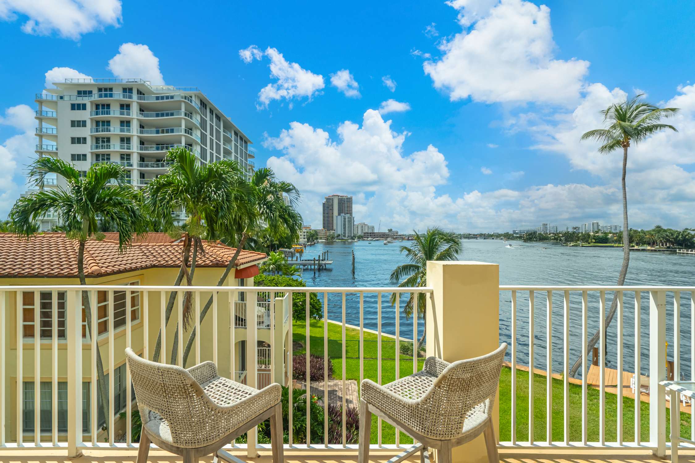 Walk to Ft Lauderdale beach - Water Views & Pool — Fort Lauderdale, FL — vacation rental