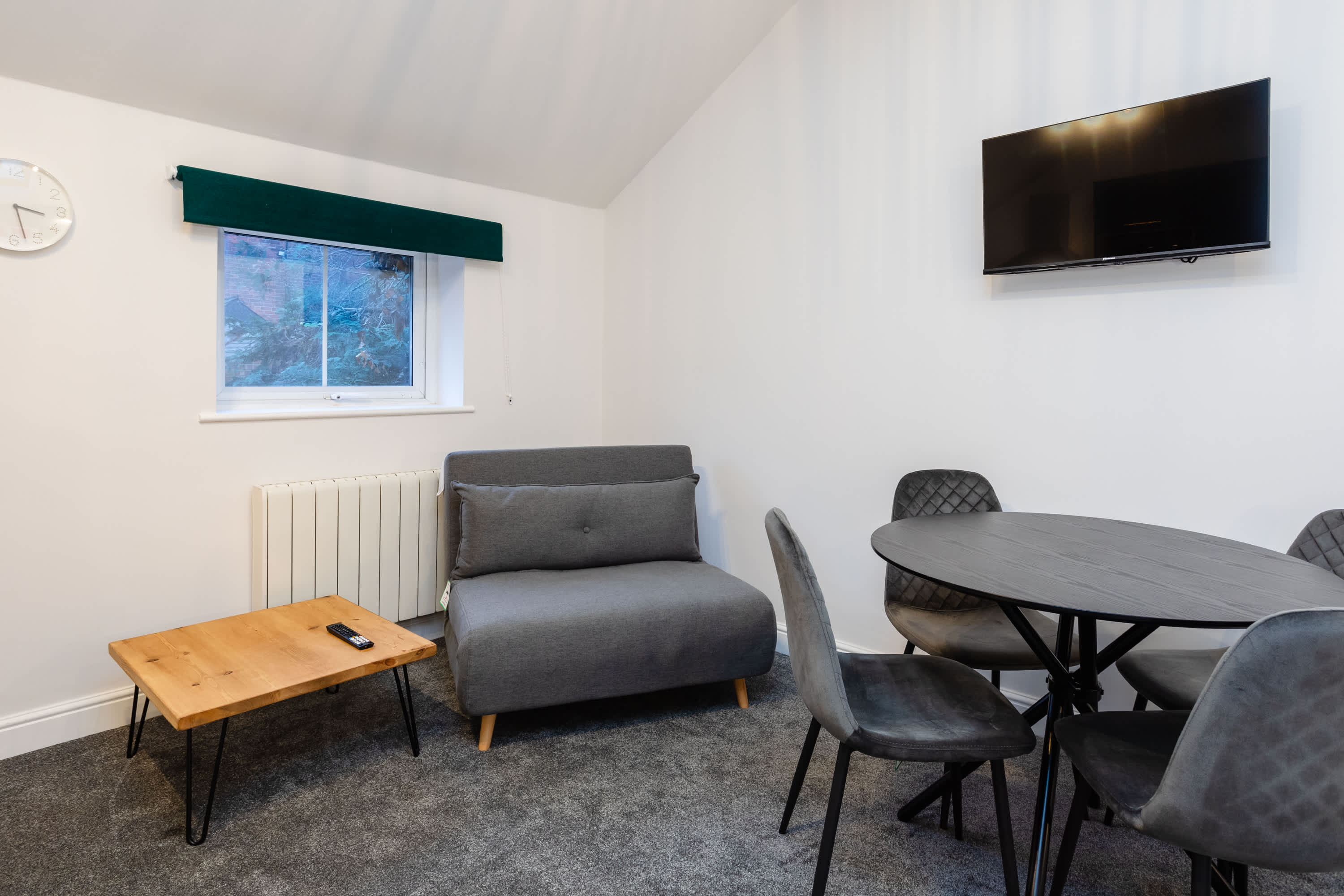 Loft-Style Studio with Skylights and Parking in Thorne Road 59 DN1 2EX - Property image 3 - VivreStays