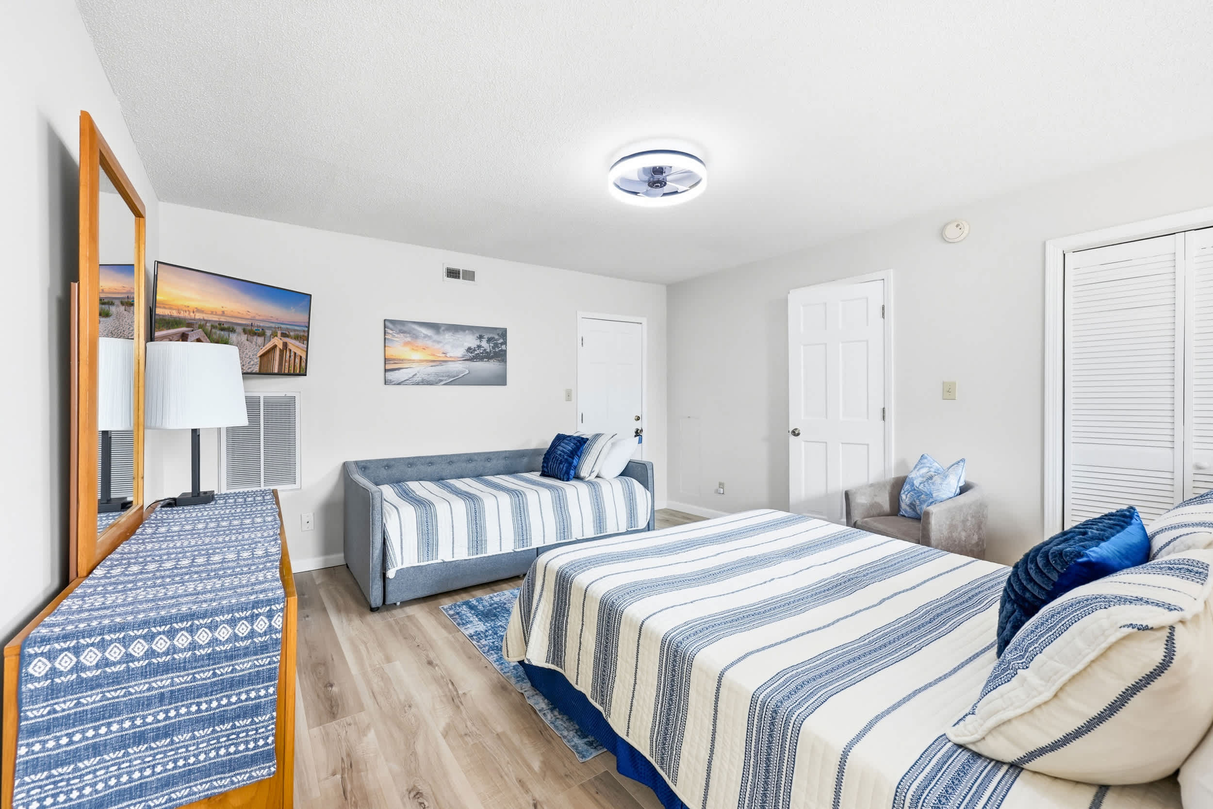Grand Palms Villa w Pool May 1-Oct 1
