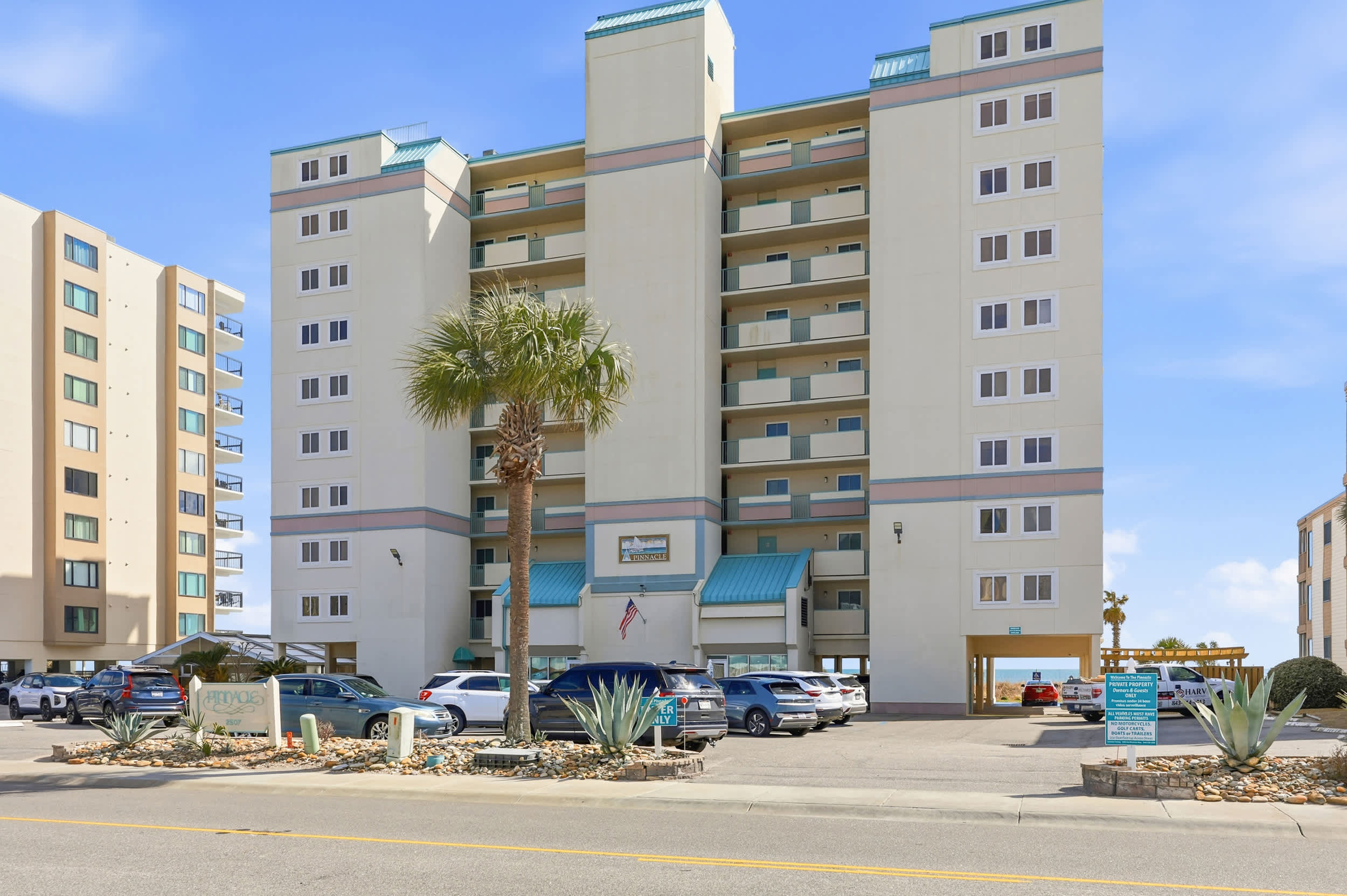 The Pinnacle Oceanfront Suite 2 Balconies  Top Location