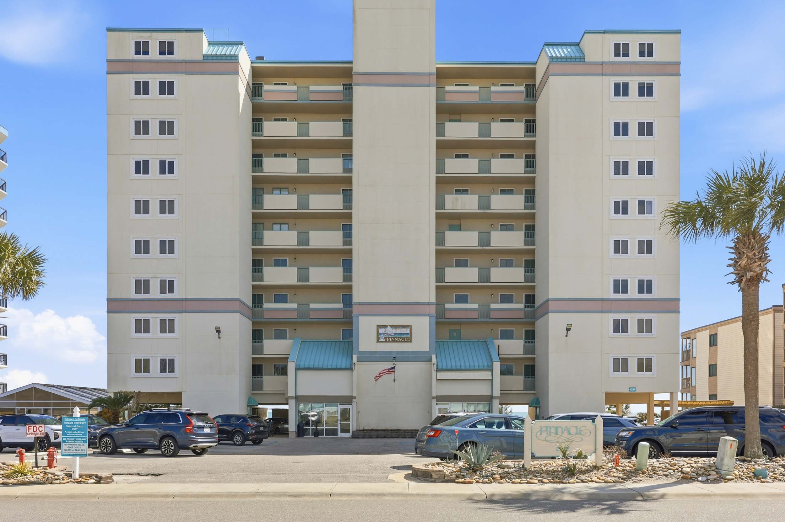 The Pinnacle Oceanfront Suite 2 Balconies  Top Location