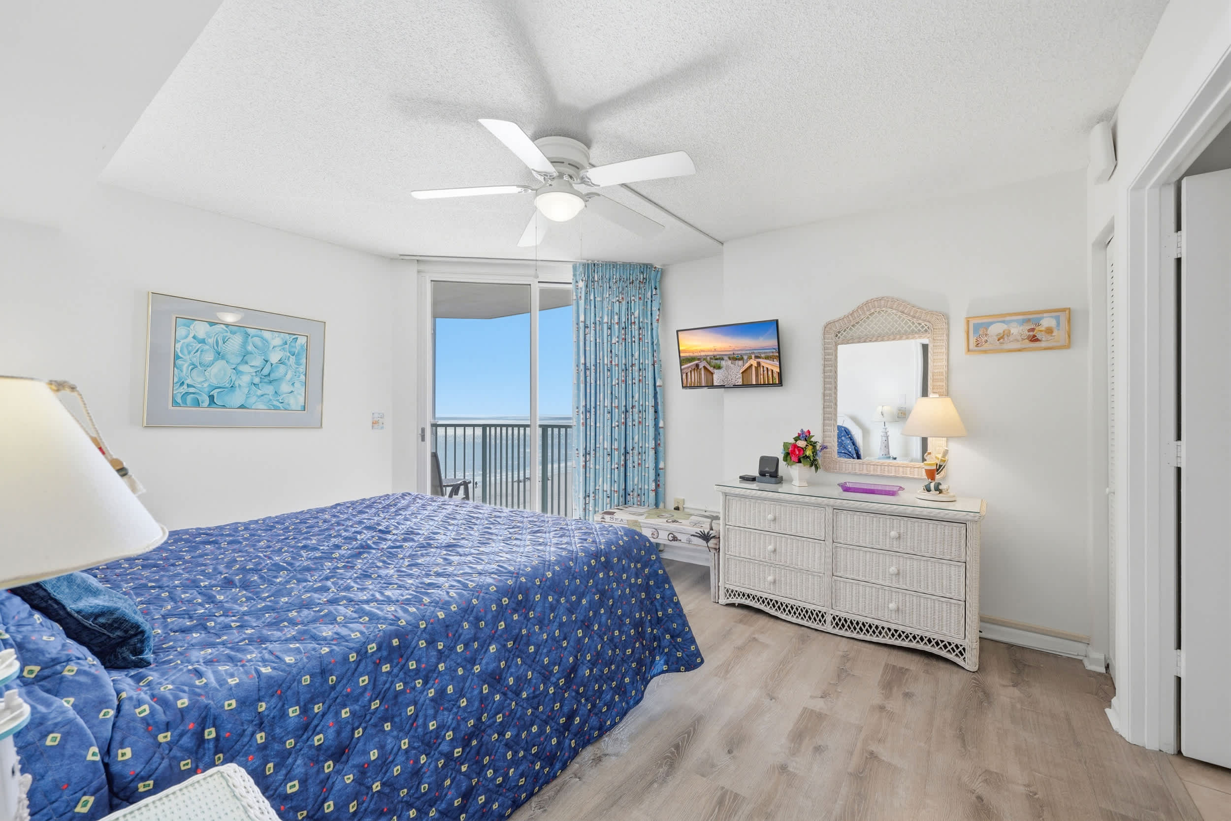 The Pinnacle Oceanfront Suite 2 Balconies  Top Location