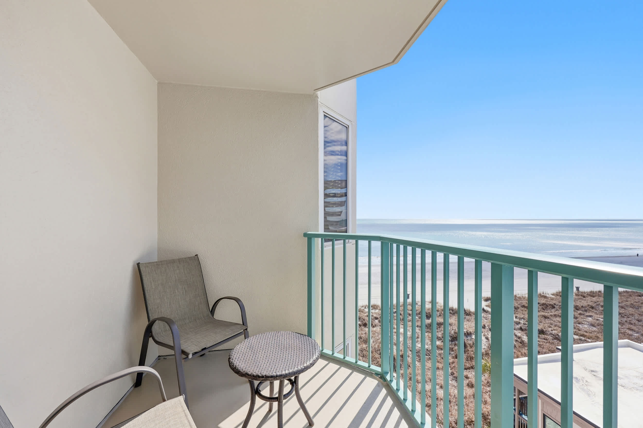 The Pinnacle Oceanfront Suite 2 Balconies  Top Location