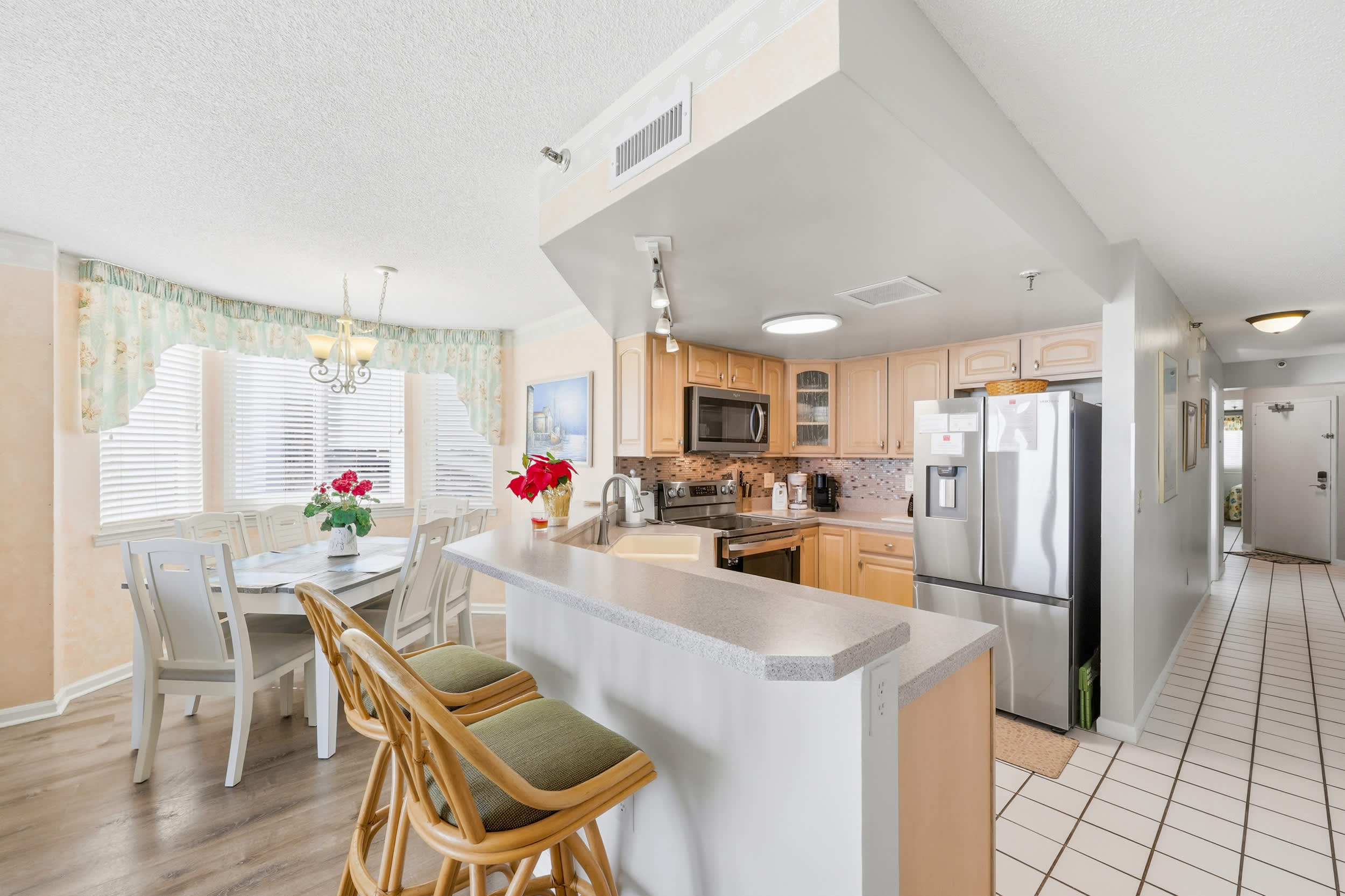 The Pinnacle Oceanfront Suite 2 Balconies  Top Location