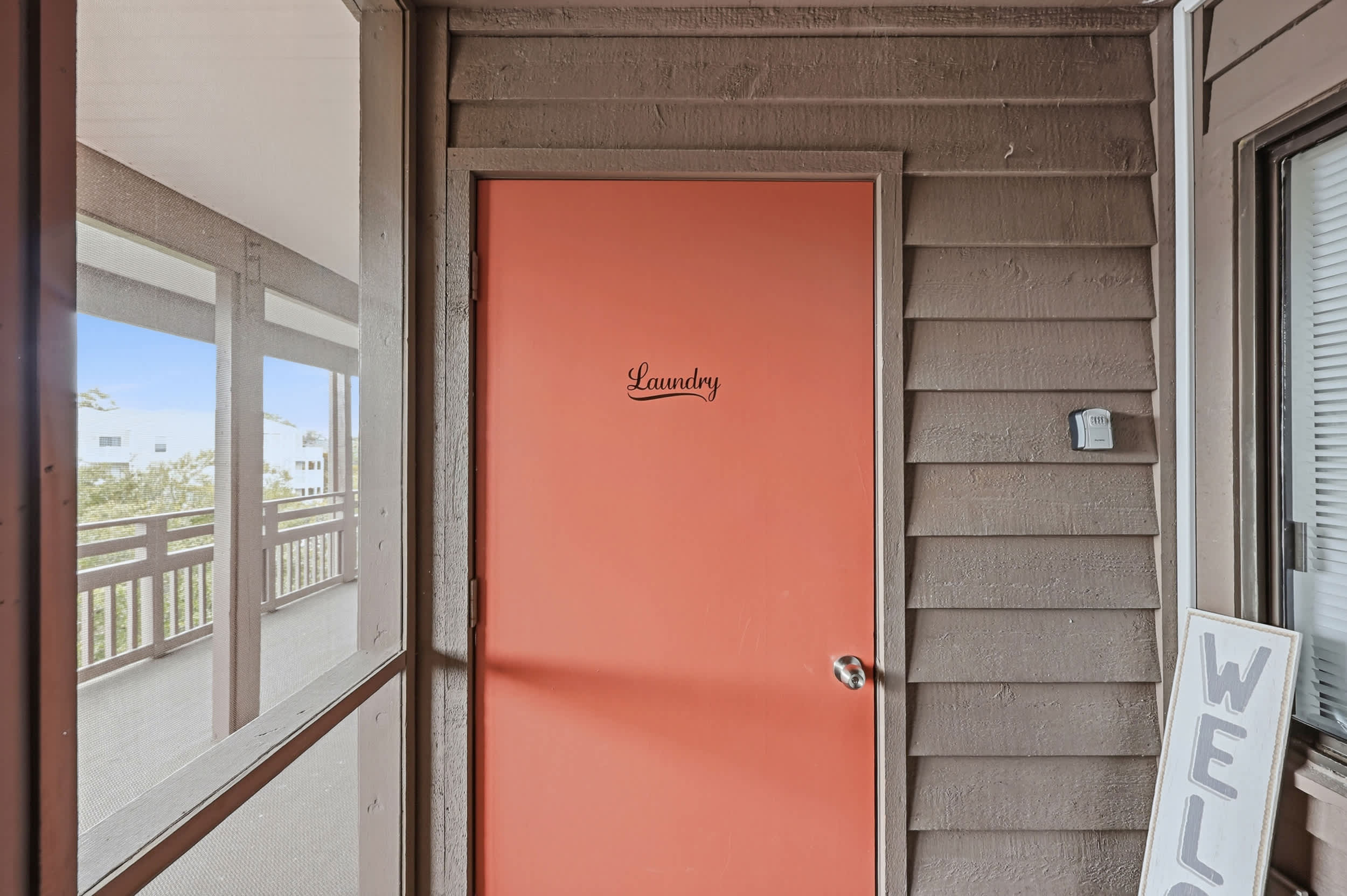 Sea Blue Suite at Tilghman w Pool and Pickleball