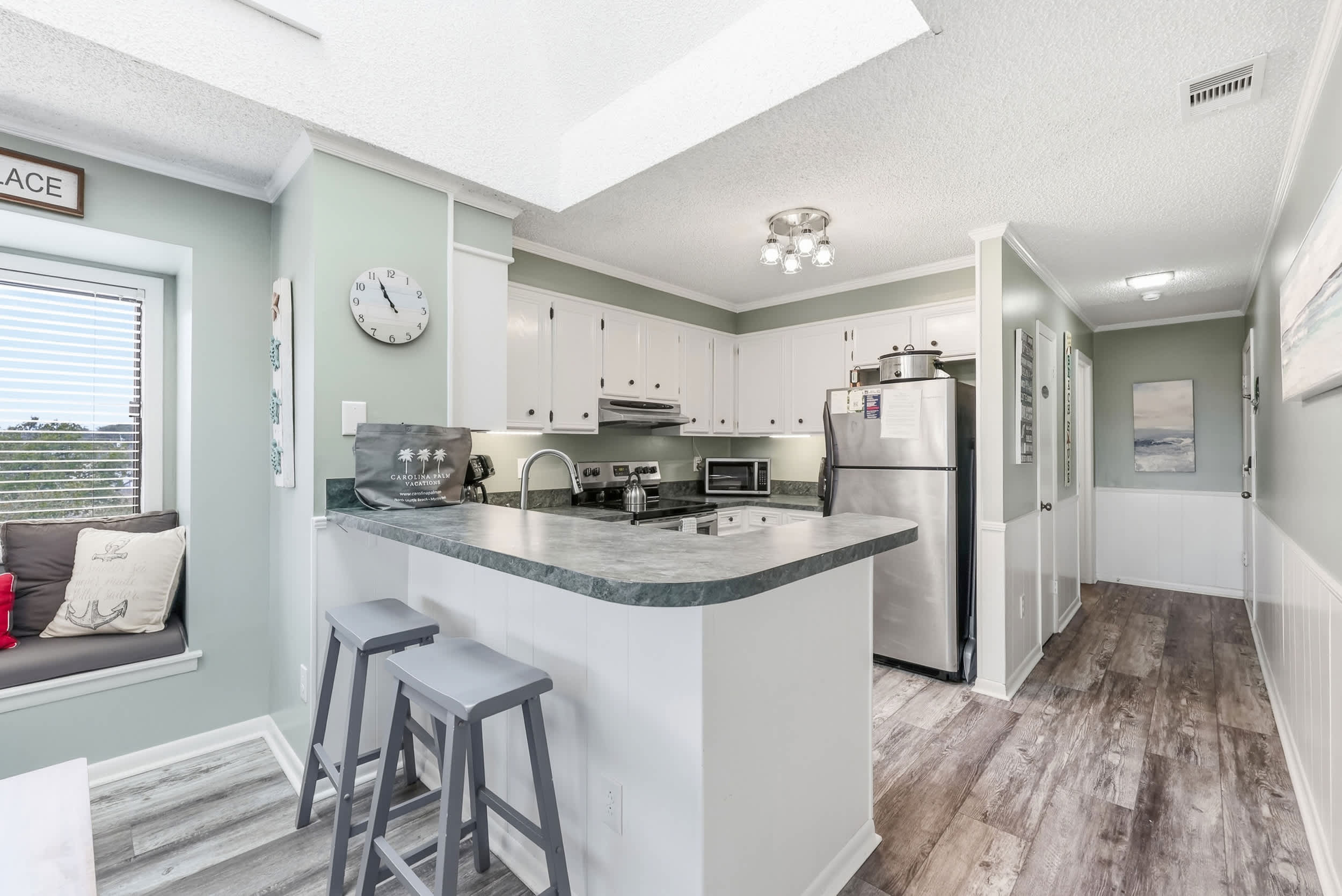 Sea Blue Suite at Tilghman w Pool and Pickleball