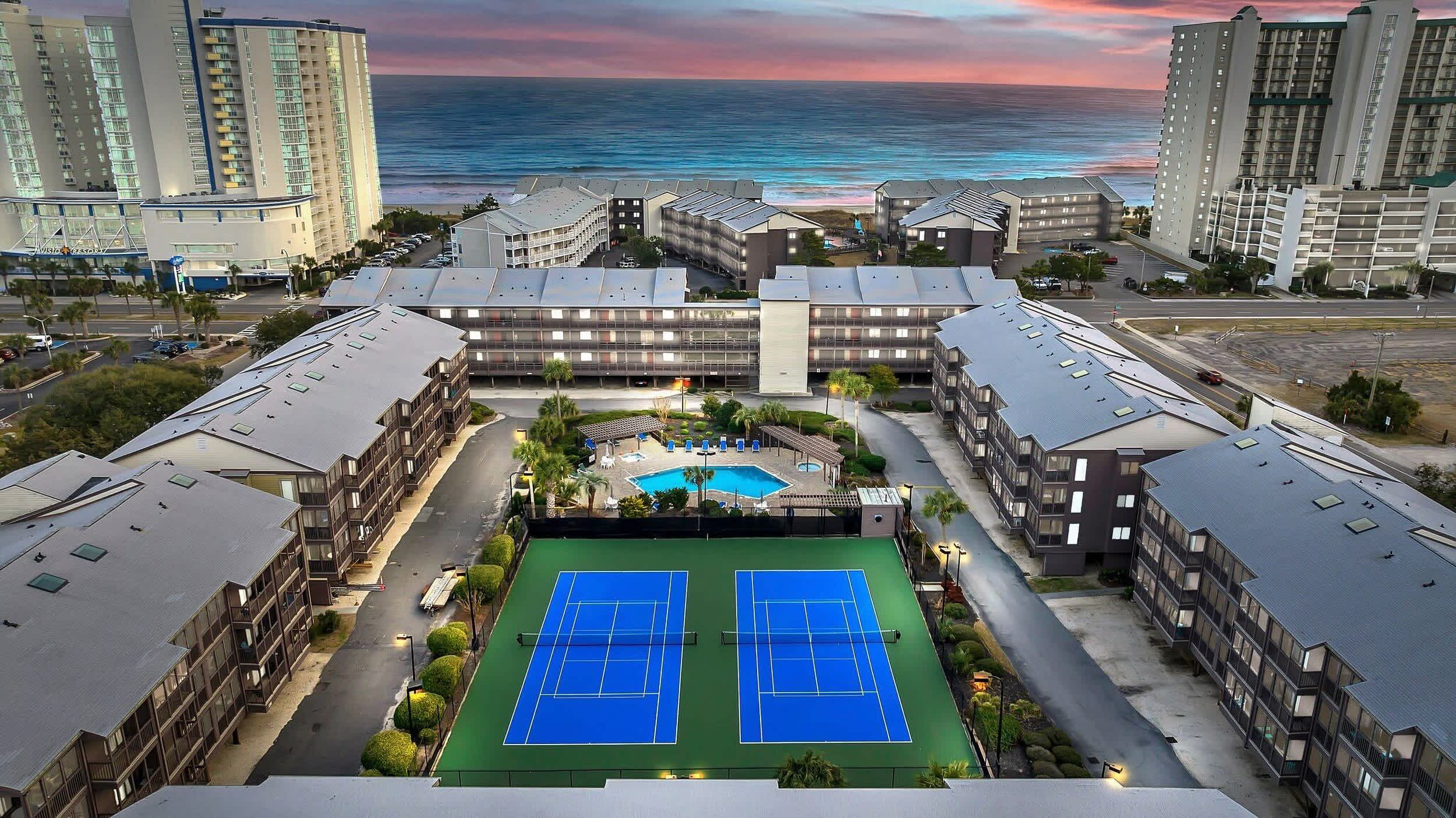 Sea Blue Suite at Tilghman w Pool and Pickleball