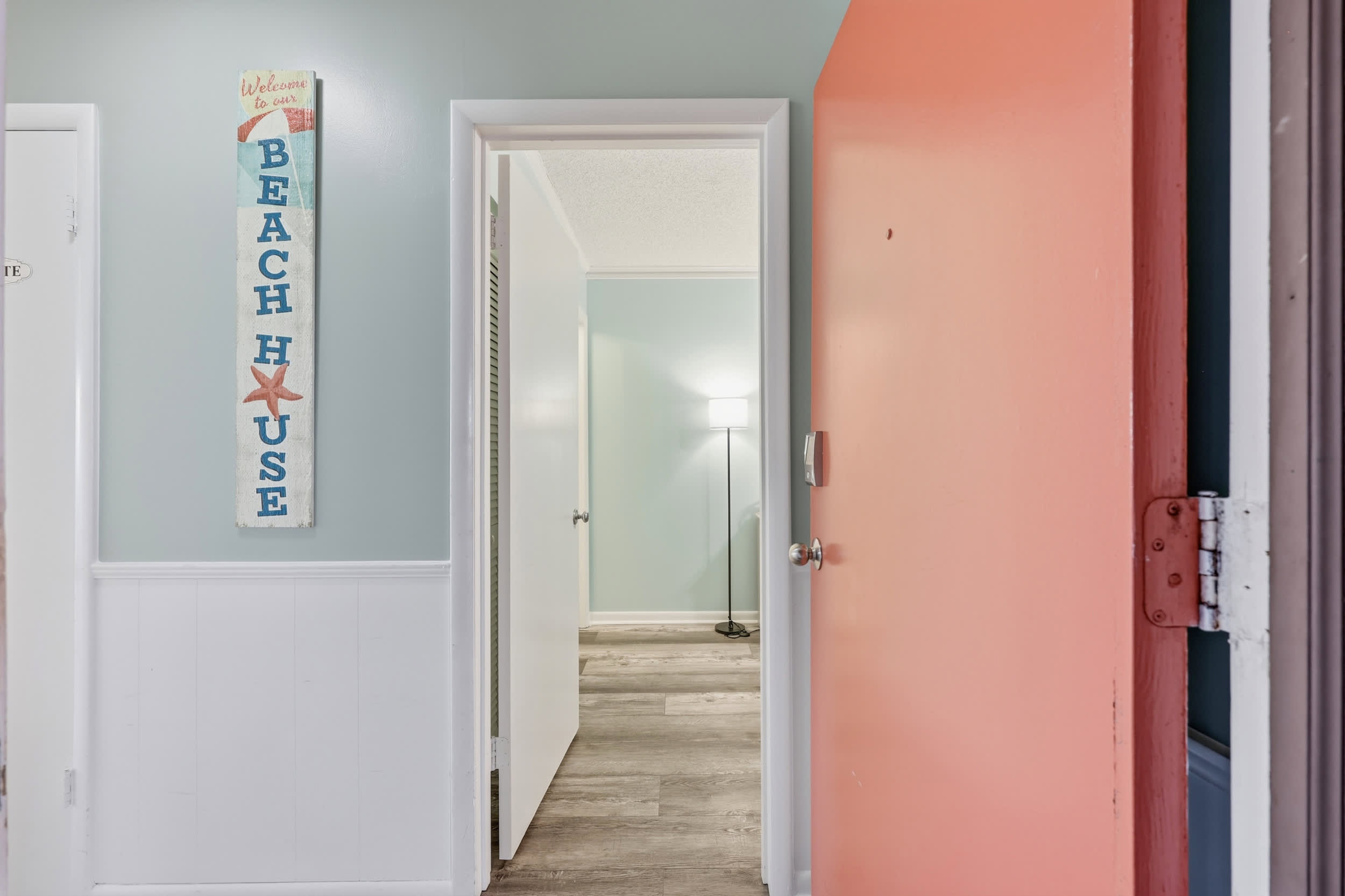 Sea Blue Suite at Tilghman w Pool and Pickleball