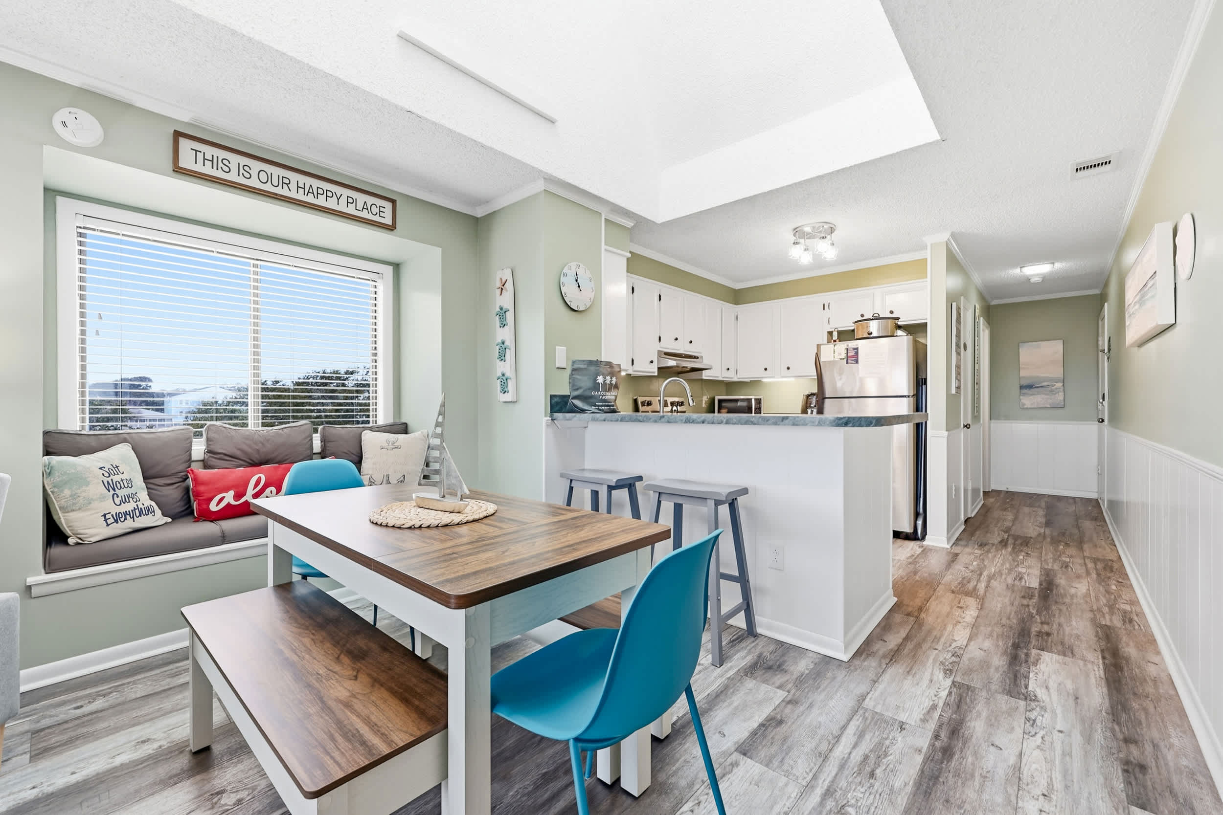 Sea Blue Suite at Tilghman w Pool and Pickleball