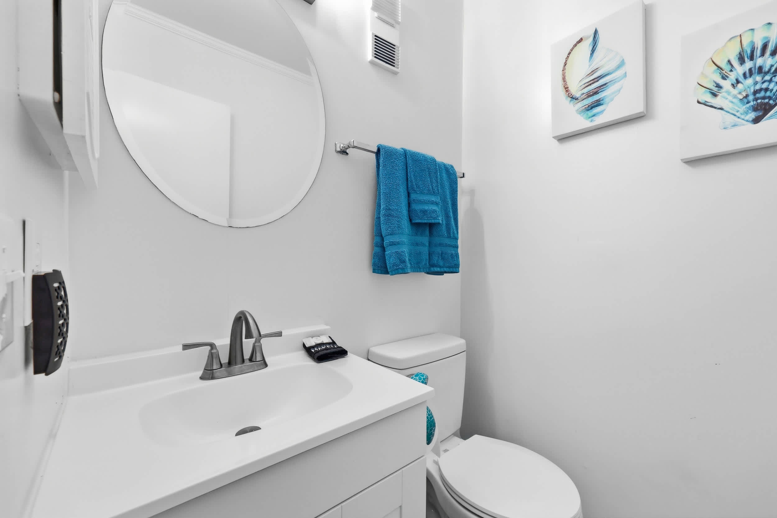 Sea Blue Suite at Tilghman w Pool and Pickleball