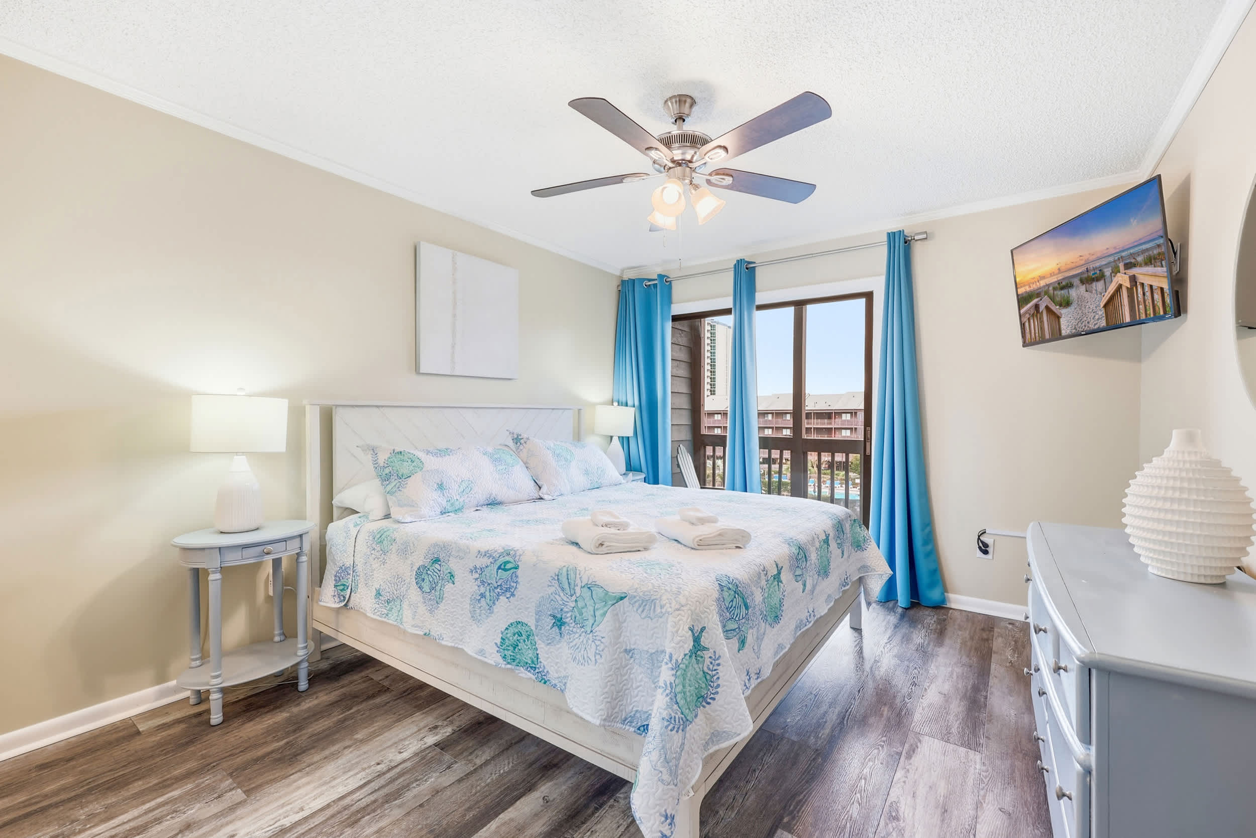 Sea Blue Suite at Tilghman w Pool and Pickleball