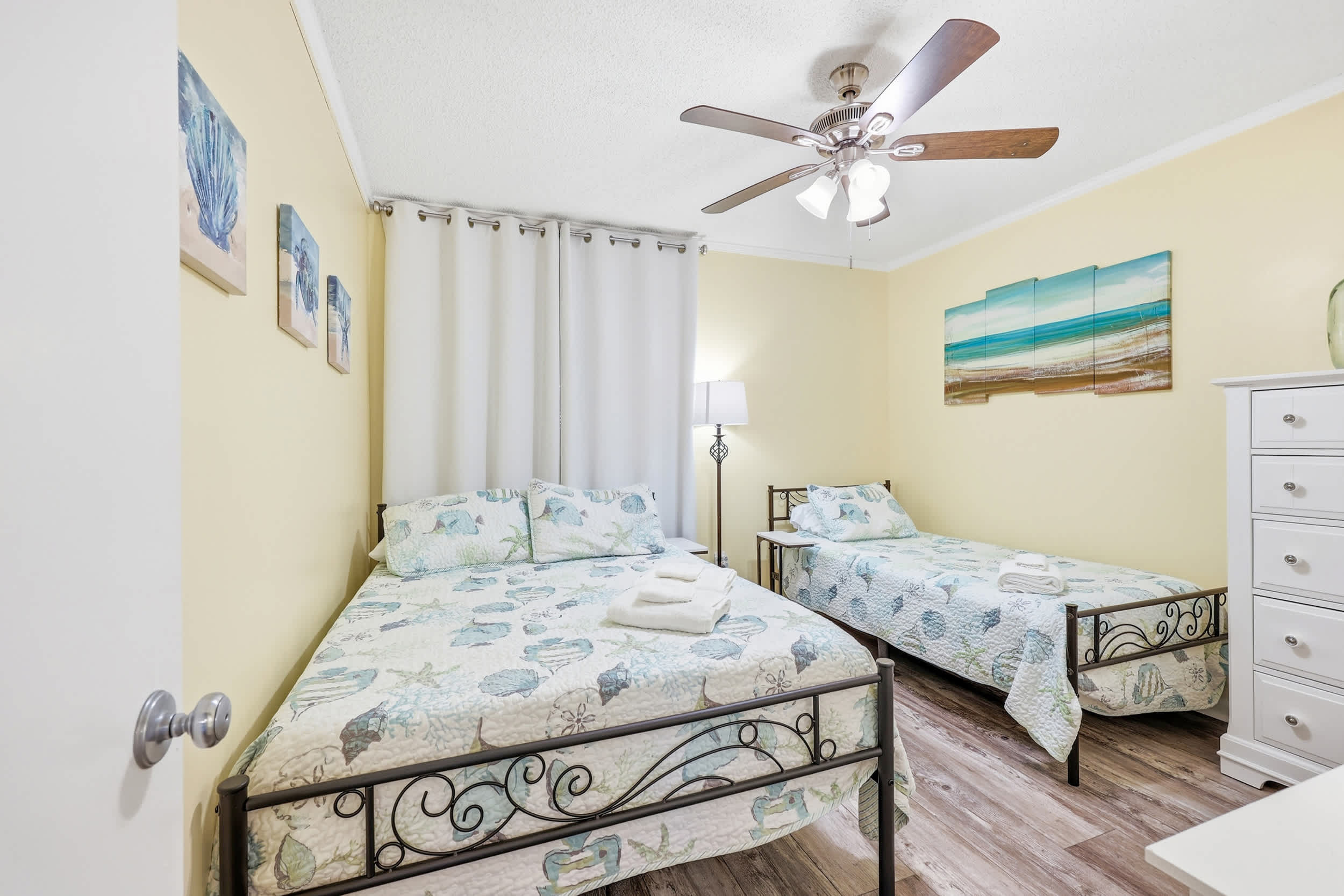 Sea Blue Suite at Tilghman w Pool and Pickleball