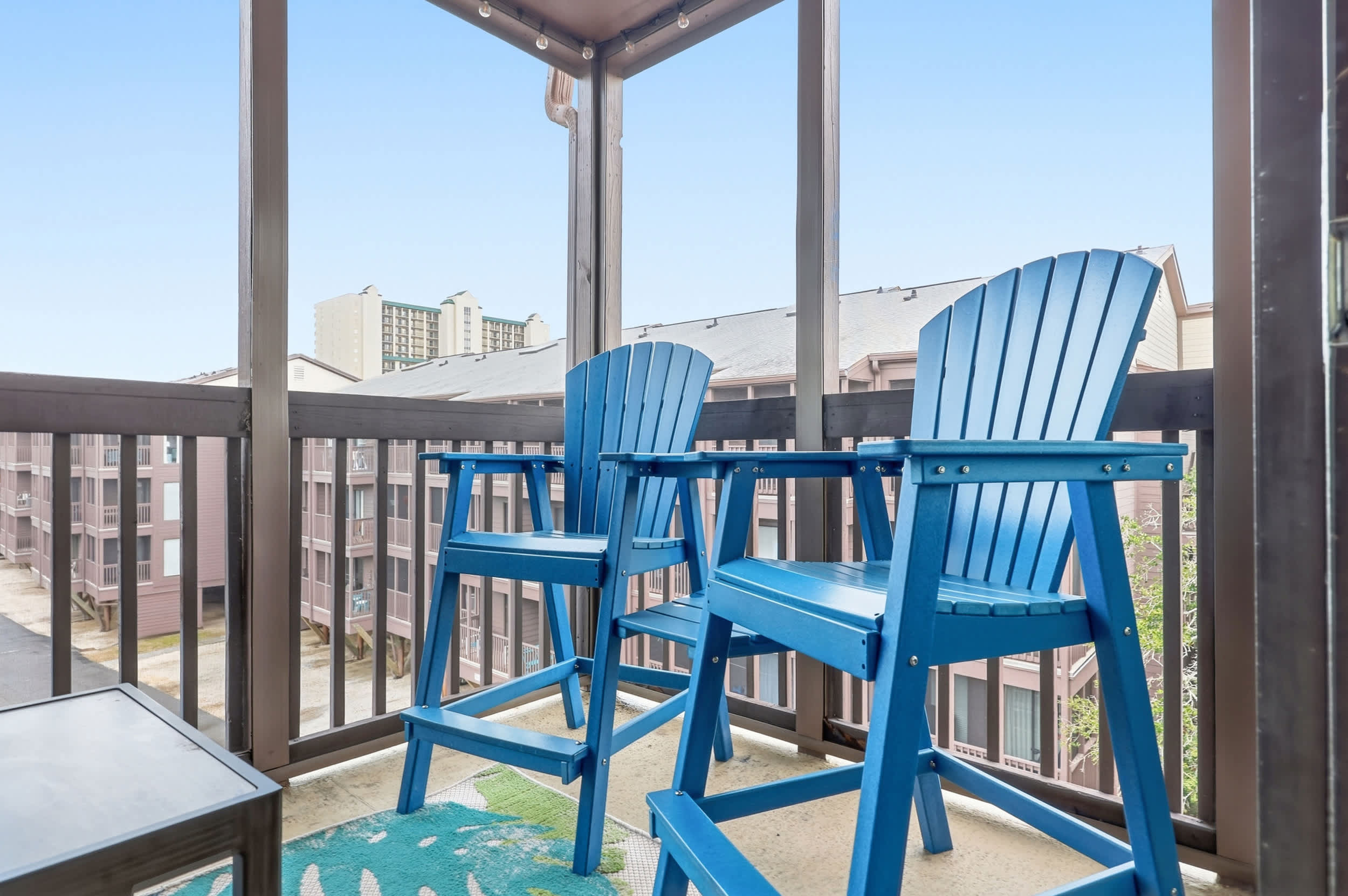 Sea Blue Suite at Tilghman w Pool and Pickleball