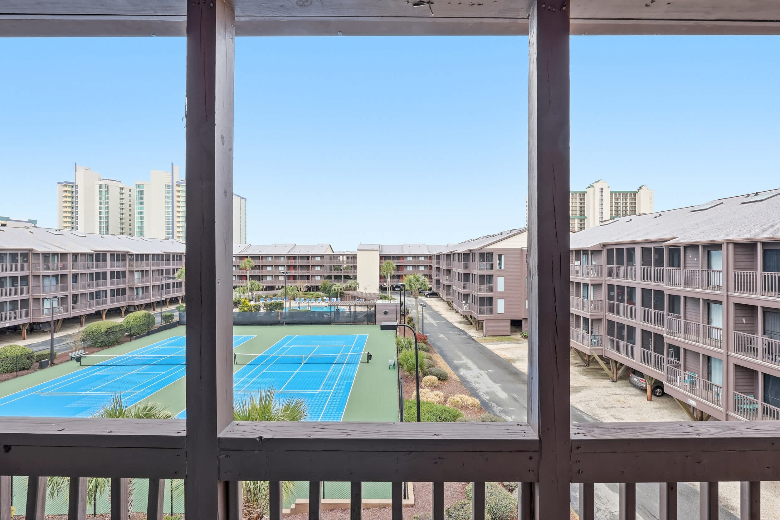 Sea Blue Suite at Tilghman w Pool and Pickleball