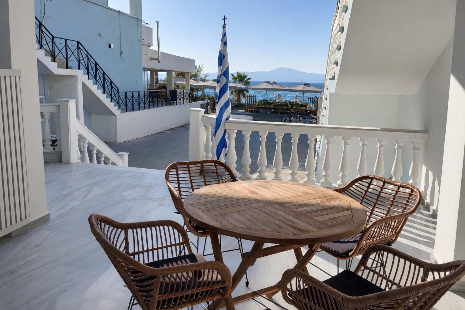 Beachfront Escape in Mikra Mantinia-Messinian Aura — Archontiko, Greece — vacation rental