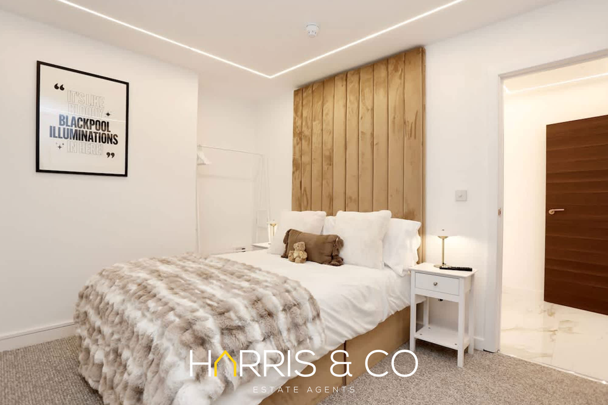 Stay by the Sea, Sleeps 14, Air Con & Parking in Alexandra Road FY1 6BU - Property image 23 - VivreStays