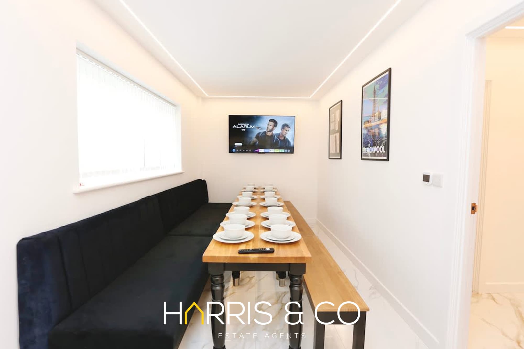 Stay by the Sea, Sleeps 14, Air Con & Parking in Alexandra Road FY1 6BU - Property image 7 - VivreStays
