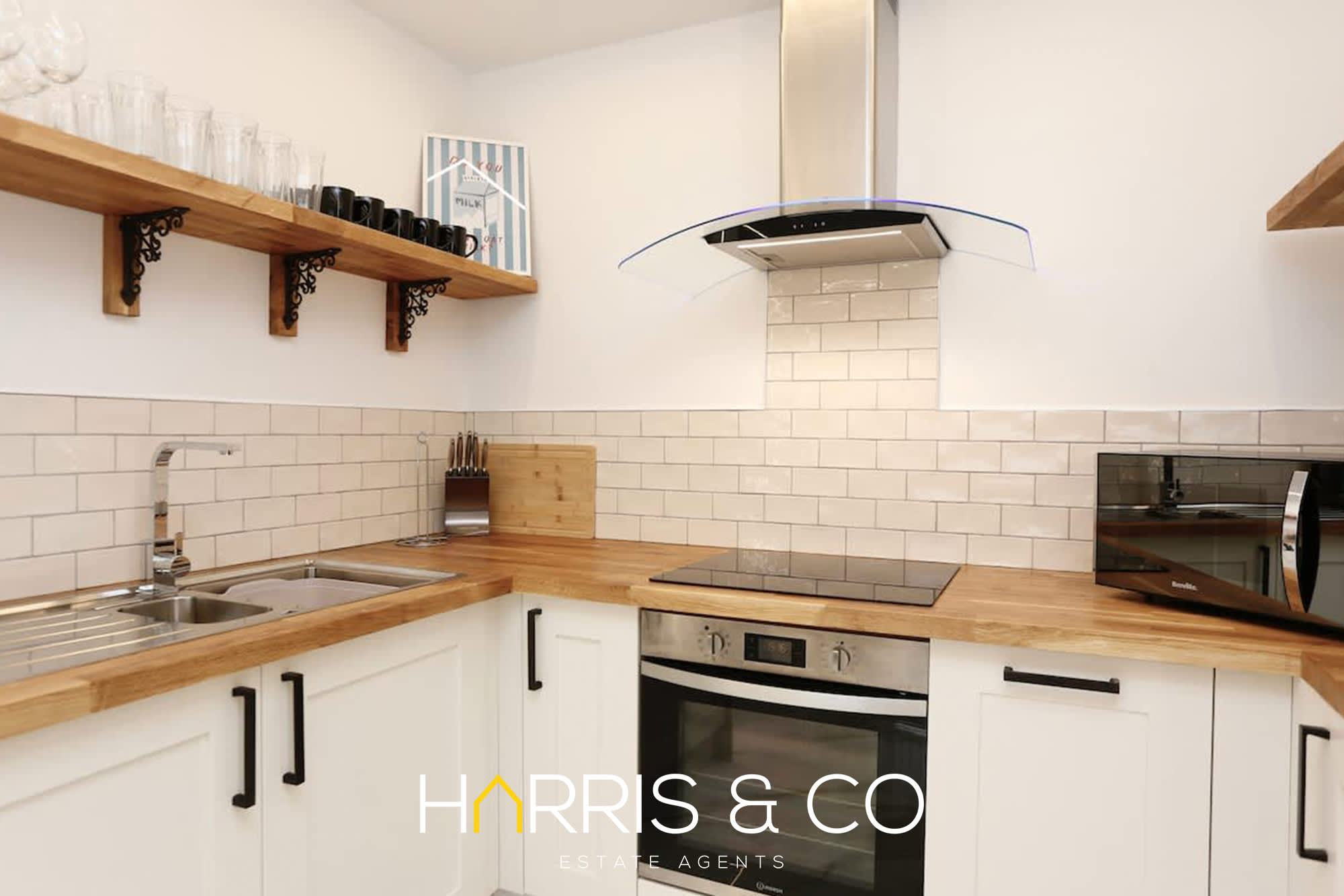 Stay by the Sea, Sleeps 14, Air Con & Parking in Alexandra Road FY1 6BU - Property image 22 - VivreStays