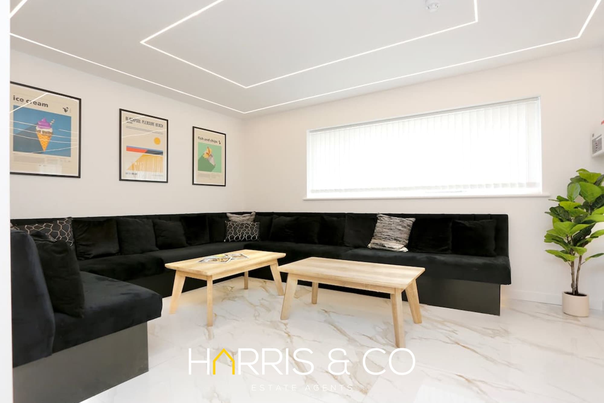 Stay by the Sea, Sleeps 14, Air Con & Parking in Alexandra Road FY1 6BU - Property image 26 - VivreStays