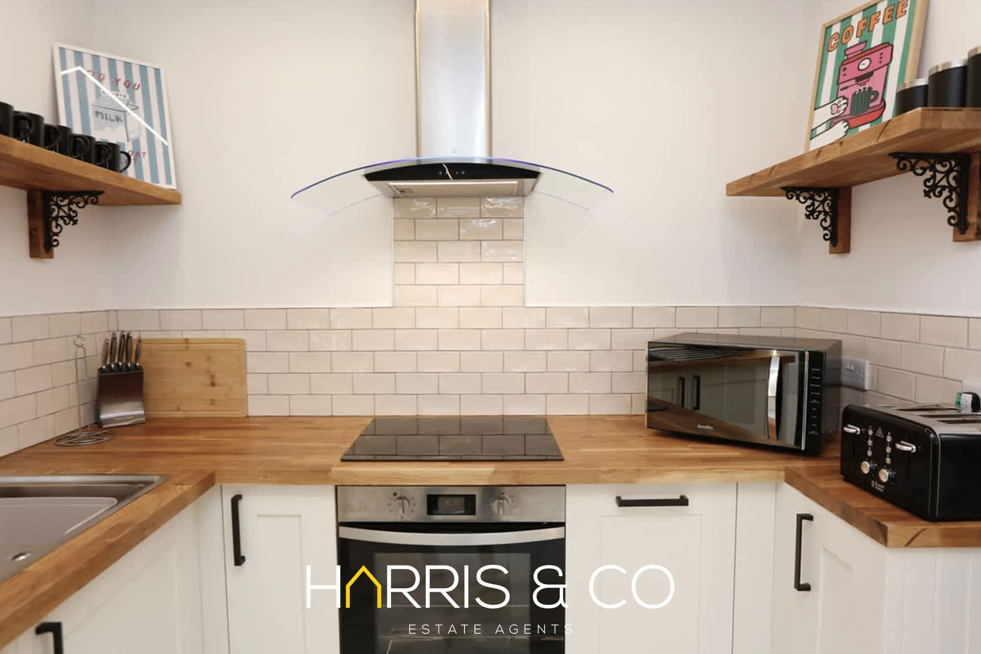 Stay by the Sea, Sleeps 14, Air Con & Parking in Alexandra Road FY1 6BU - Property image 29 - VivreStays