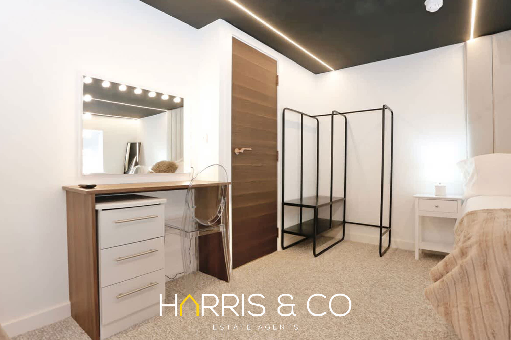 Stay by the Sea, Sleeps 14, Air Con & Parking in Alexandra Road FY1 6BU - Property image 31 - VivreStays