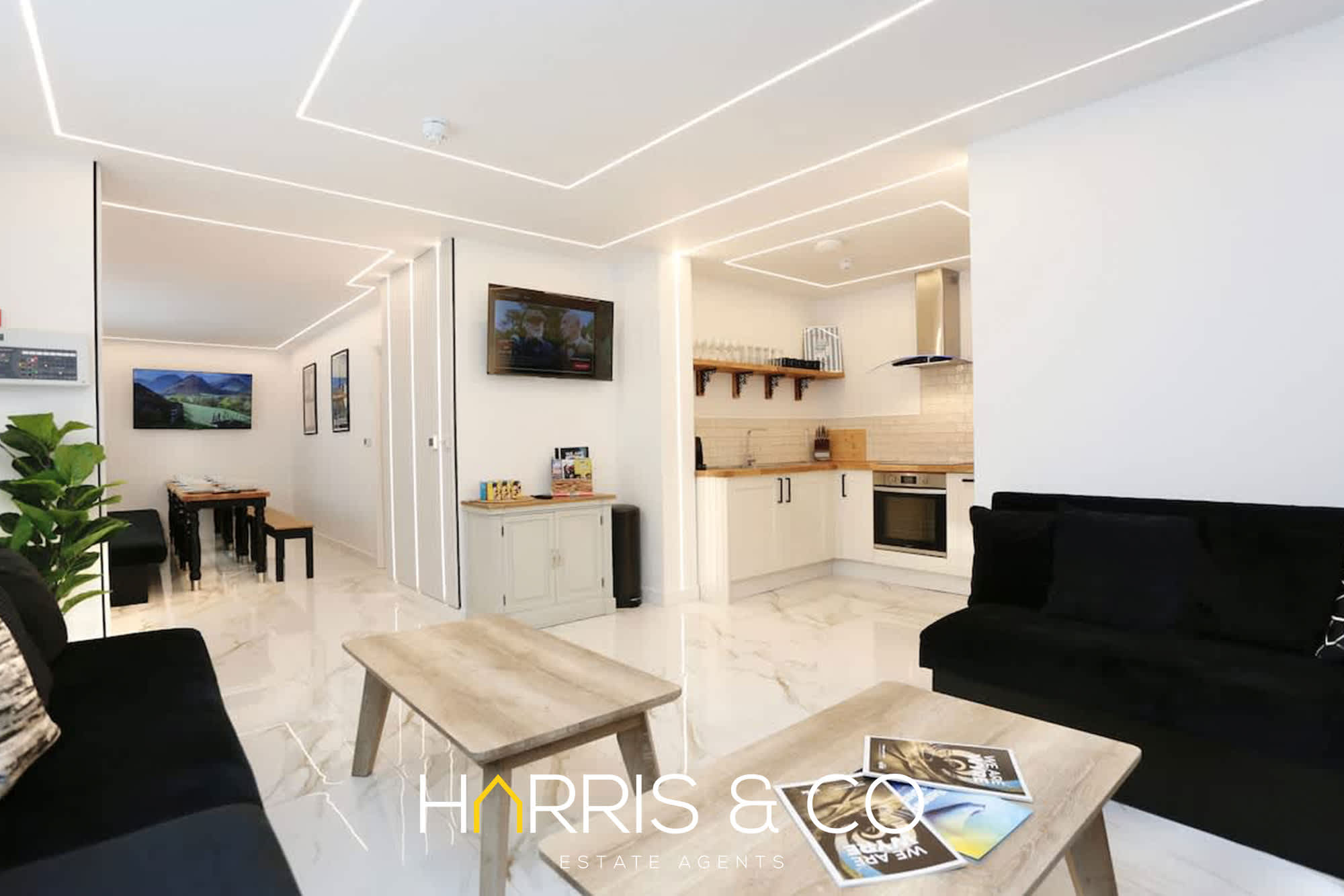 Stay by the Sea, Sleeps 14, Air Con & Parking in Alexandra Road FY1 6BU - Property image 18 - VivreStays