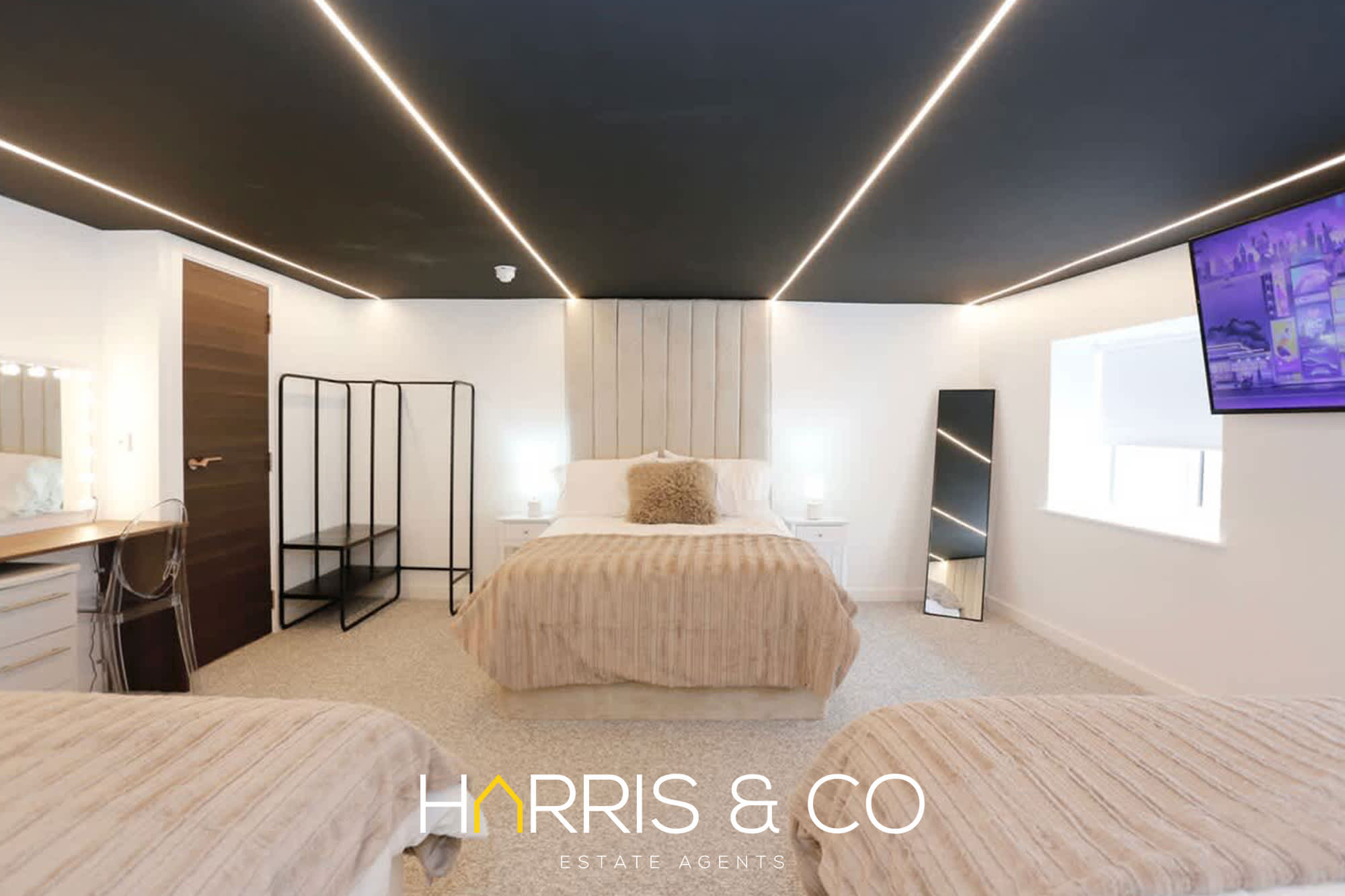 Stay by the Sea, Sleeps 14, Air Con & Parking in Alexandra Road FY1 6BU - Property image 32 - VivreStays