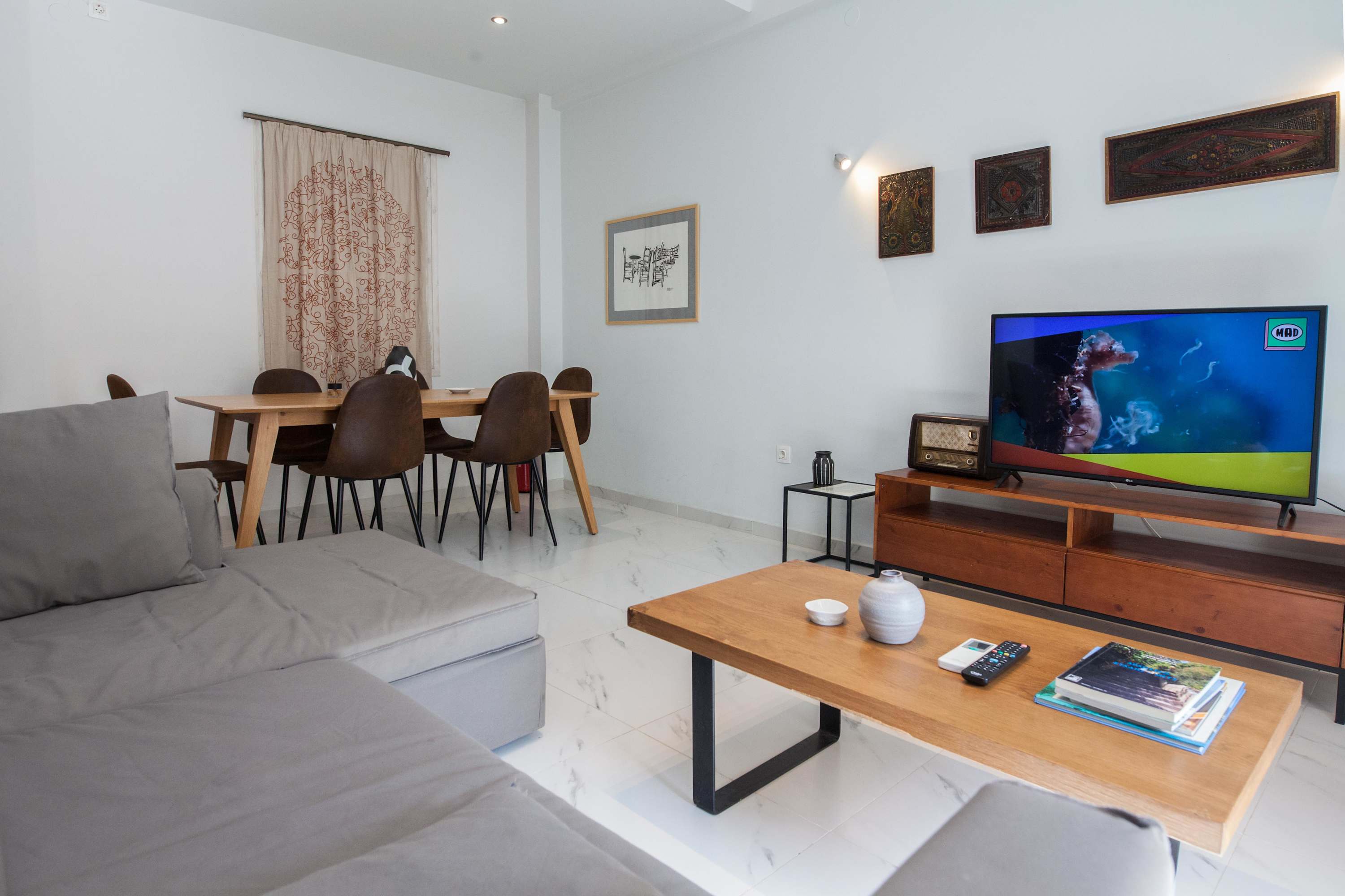 Classic Living 2 Bd Historic Apt near Kallimarmaro — holiday rental in Athens